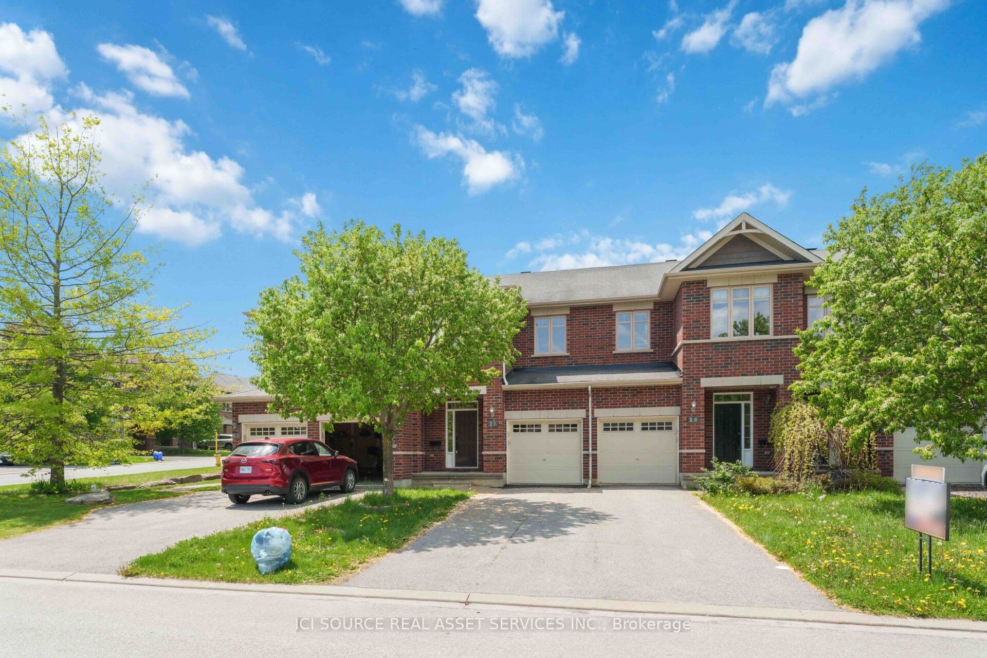 27 Torbec Avenue, Kanata