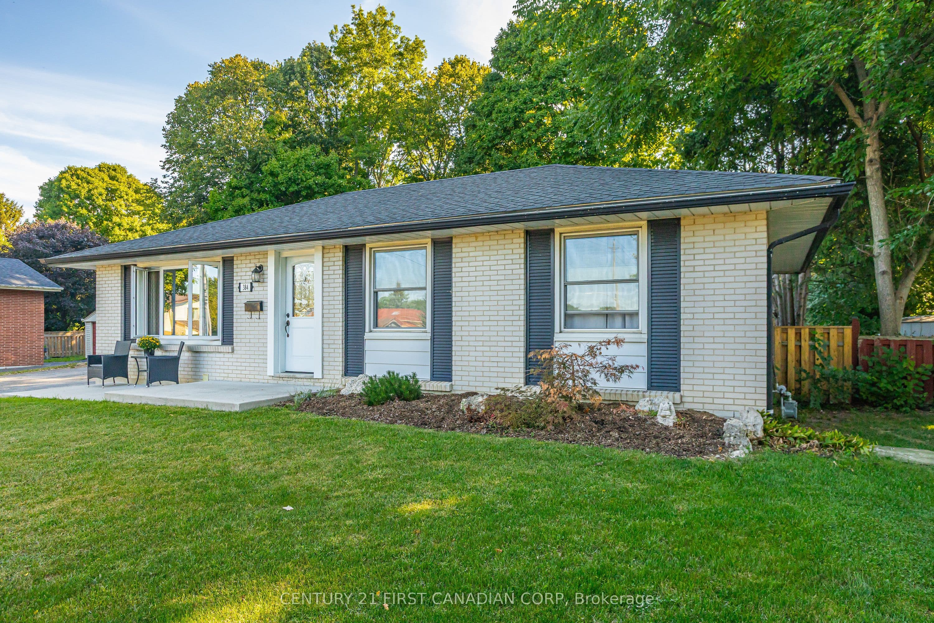 384 Briarhill Avenue, London East