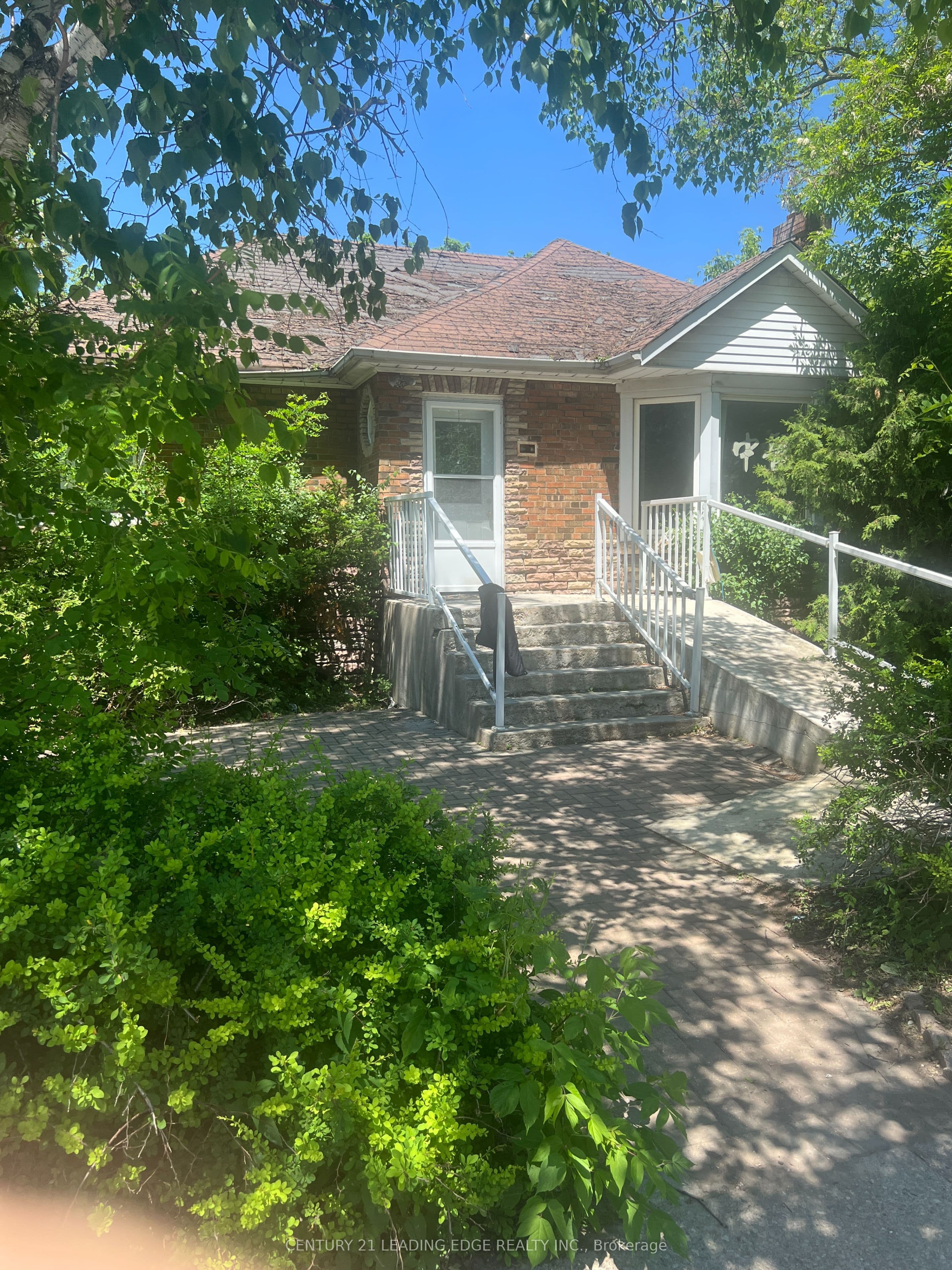 230 Finch Avenue E, Toronto C14