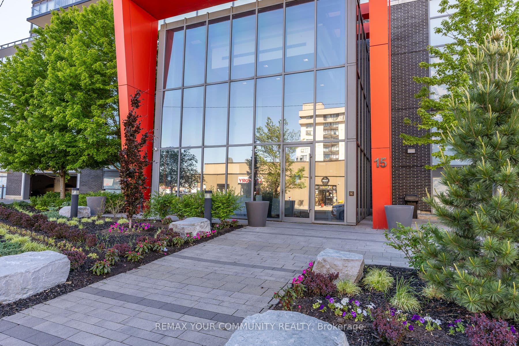 15 James Findlay Way Unit 706, Toronto W05