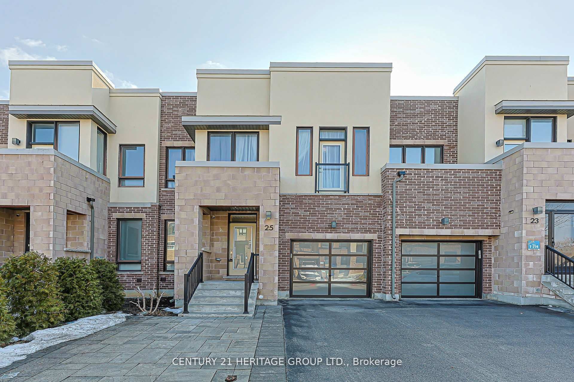 25 Helliwell Crescent, Richmond Hill