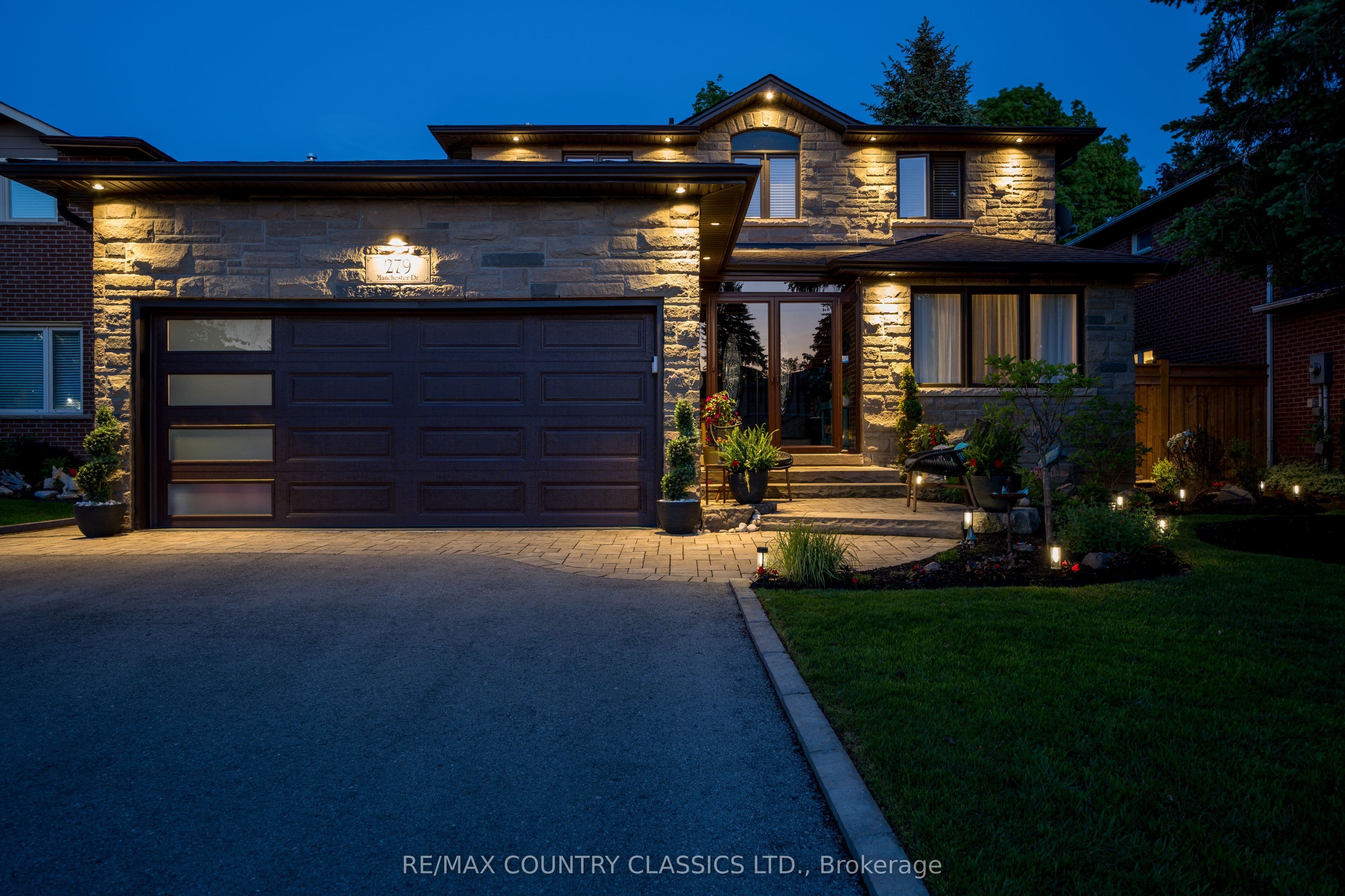 279 Manchester Drive, Newmarket