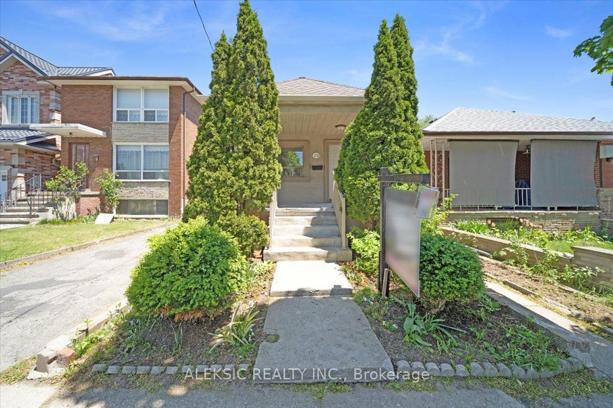 179 Thirtieth Street, Toronto W06