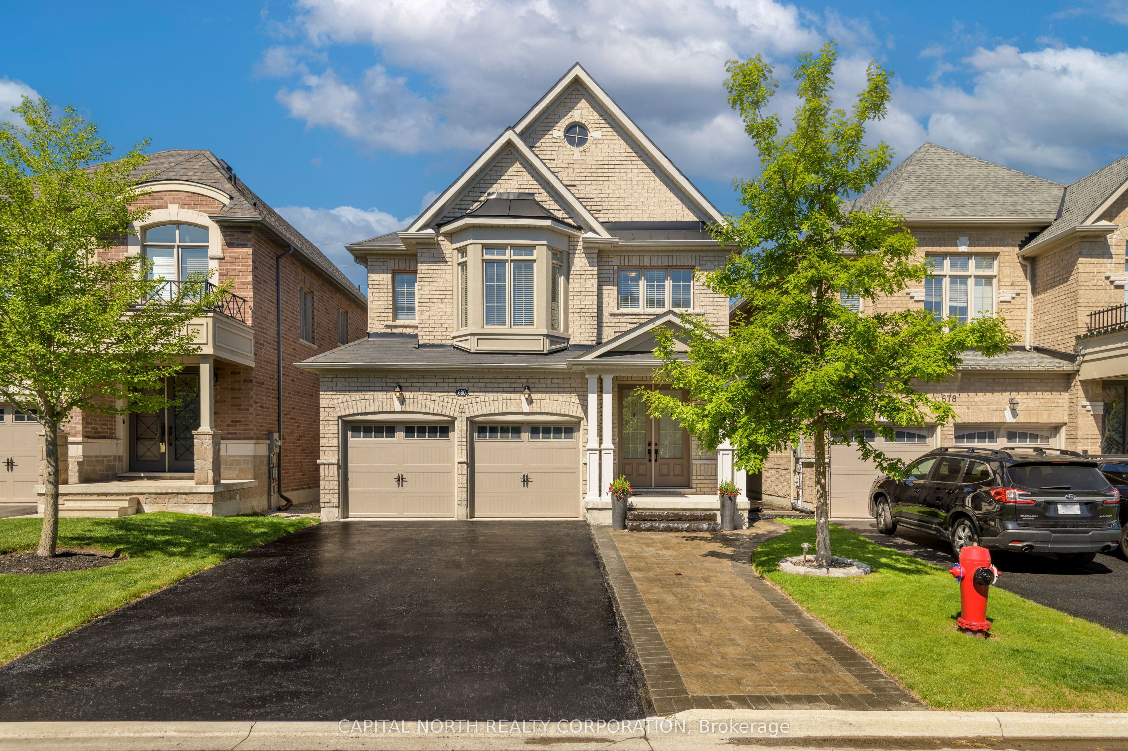 680 McGregor Farm Trail, Newmarket