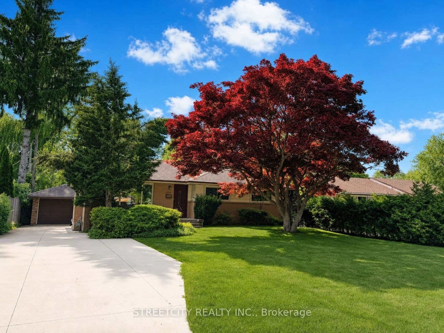 444 SCENIC Drive, London South