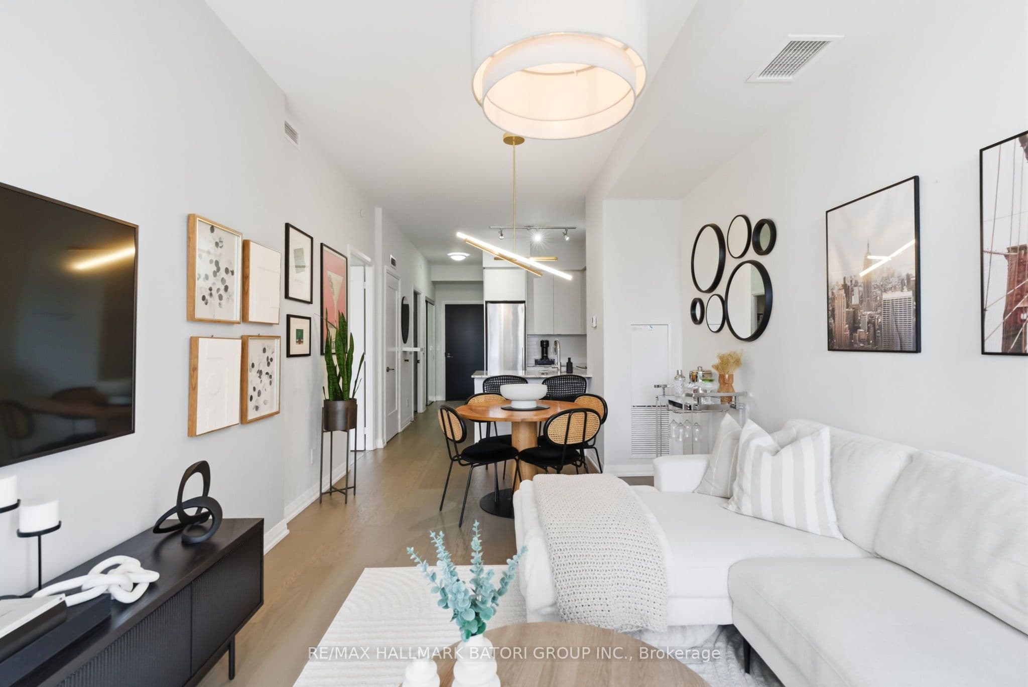 101 Erskine Avenue Unit 217, Toronto C10