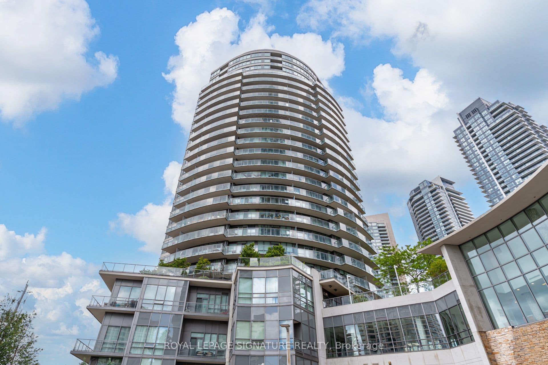 15 Legion Road Unit 1406, Toronto W06