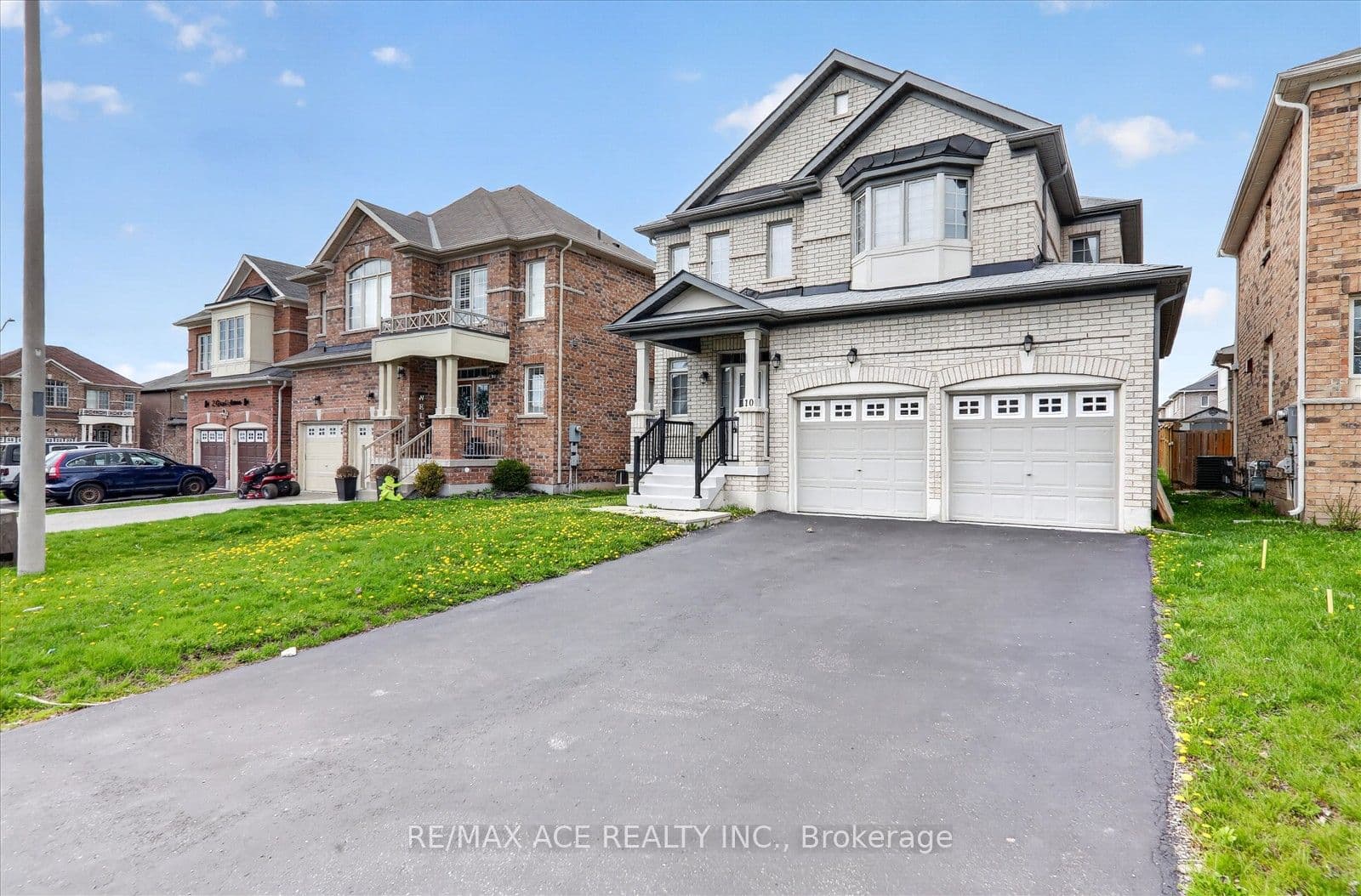 10 Gusul Avenue, Clarington