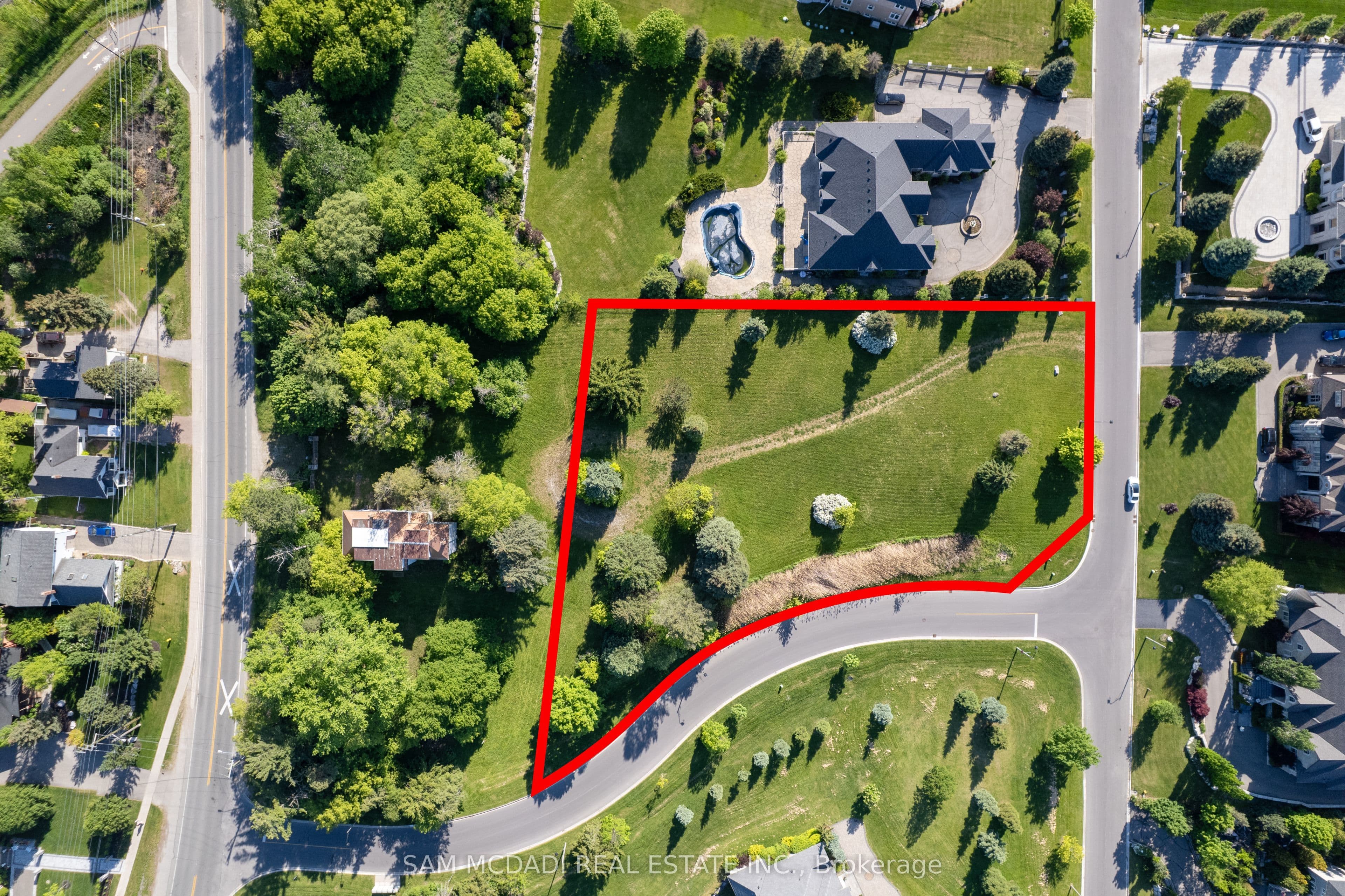 16 Charles Cooper Court, Vaughan