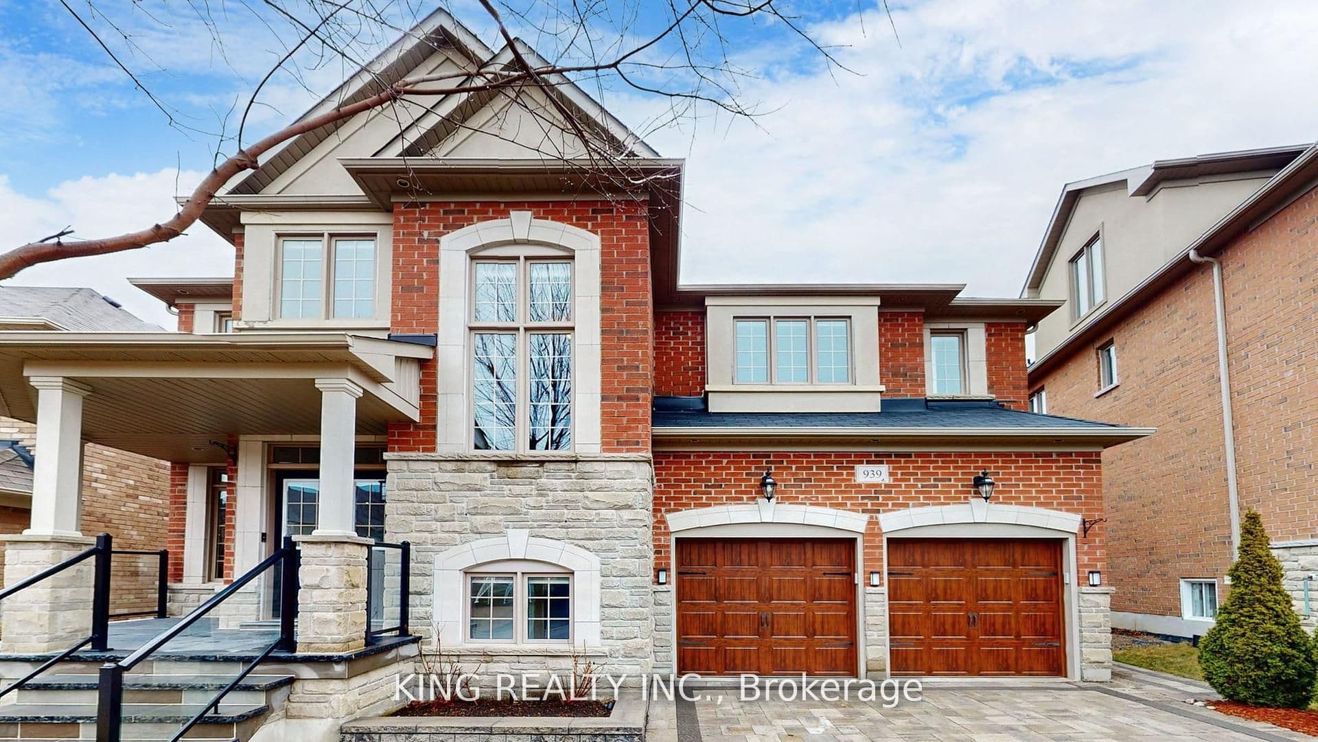 939 Goring Circle, Newmarket