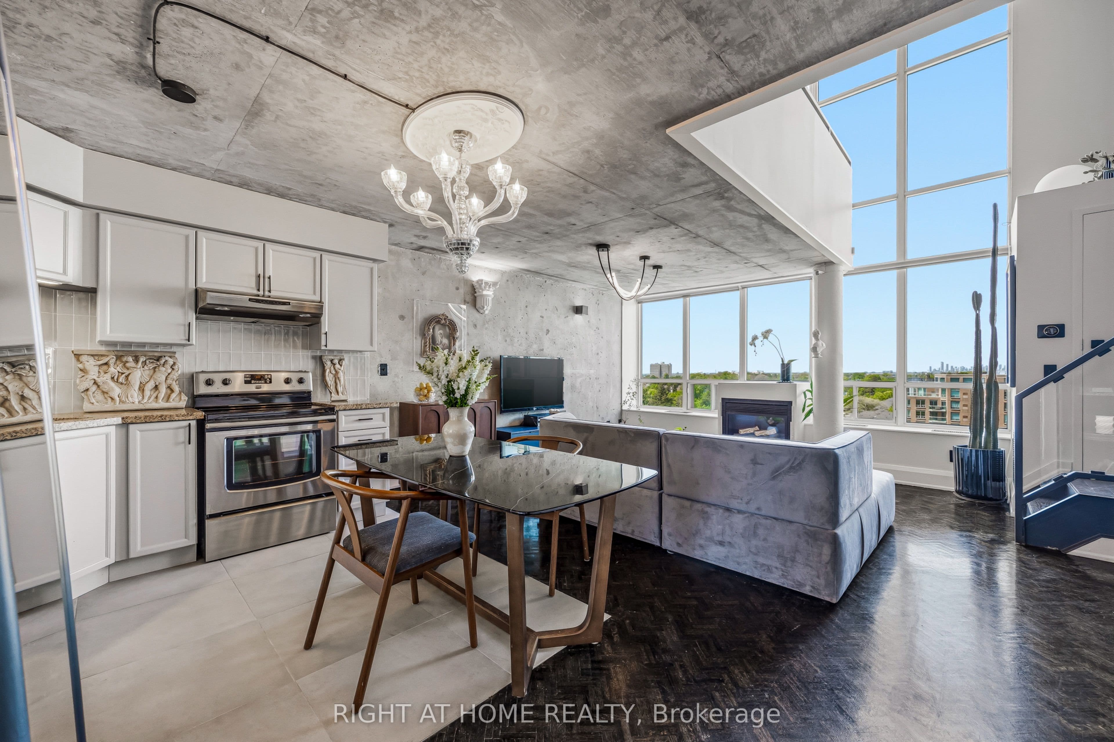 250 Manitoba Street Unit 612, Toronto W06