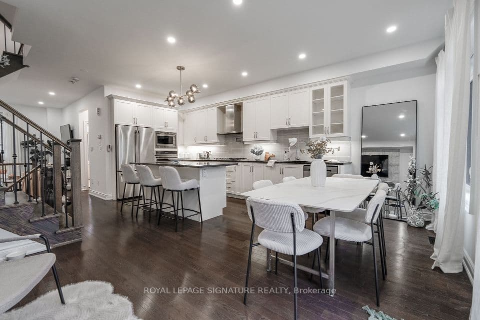 14 Queen Mary Court, Vaughan