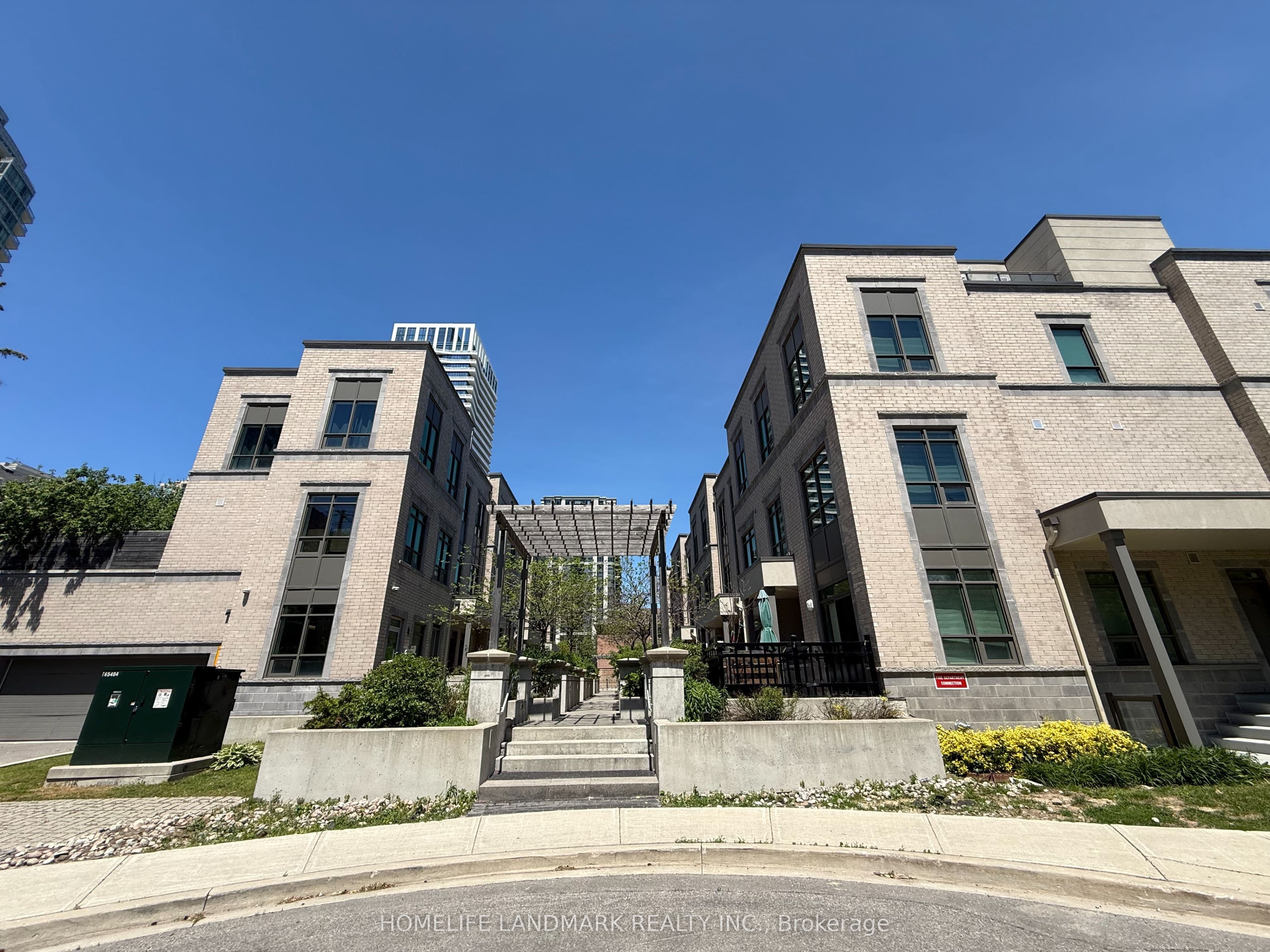 50 Holmes Avenue Unit 3, Toronto C14