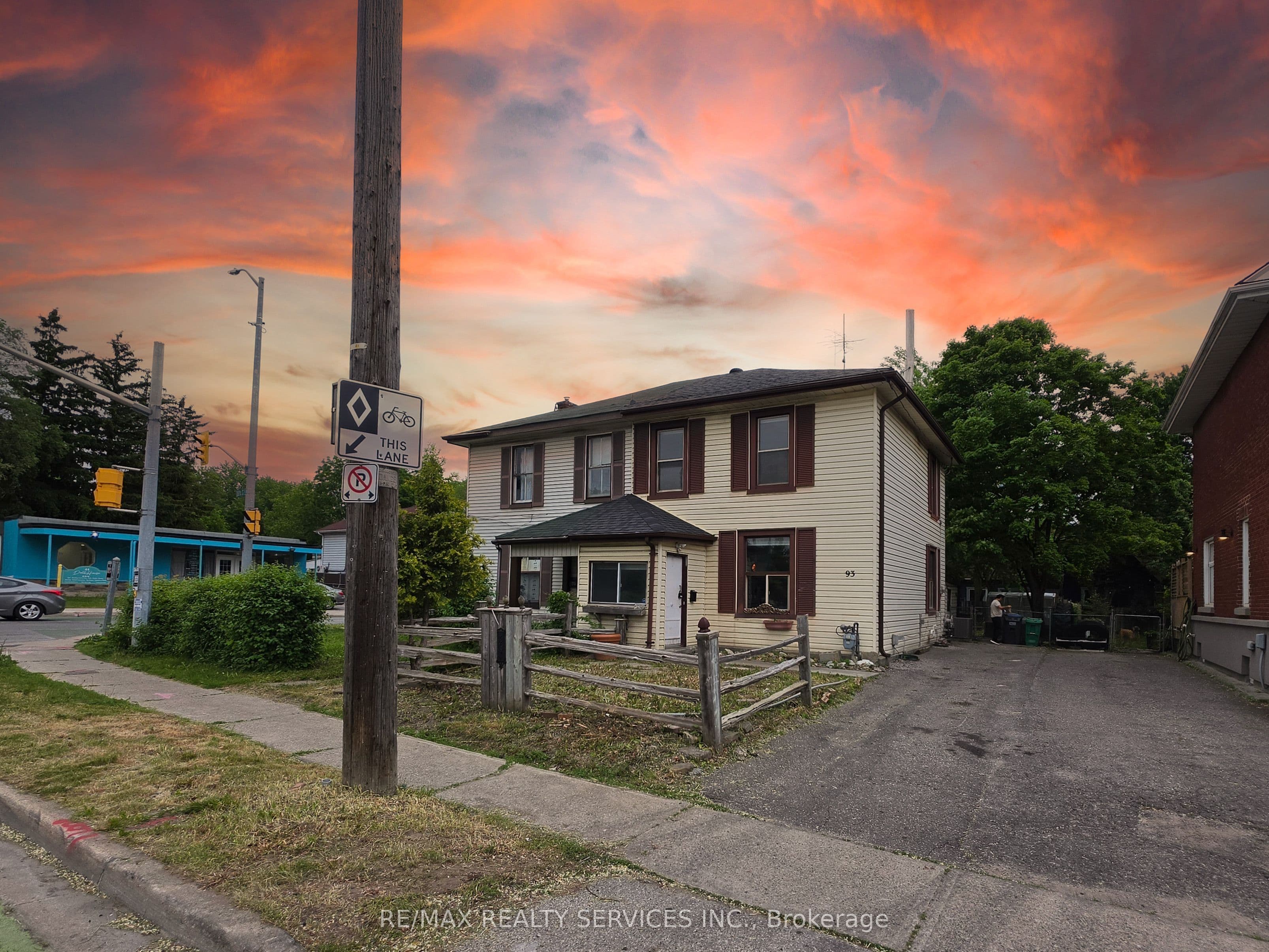 93 Church Street E, Brampton