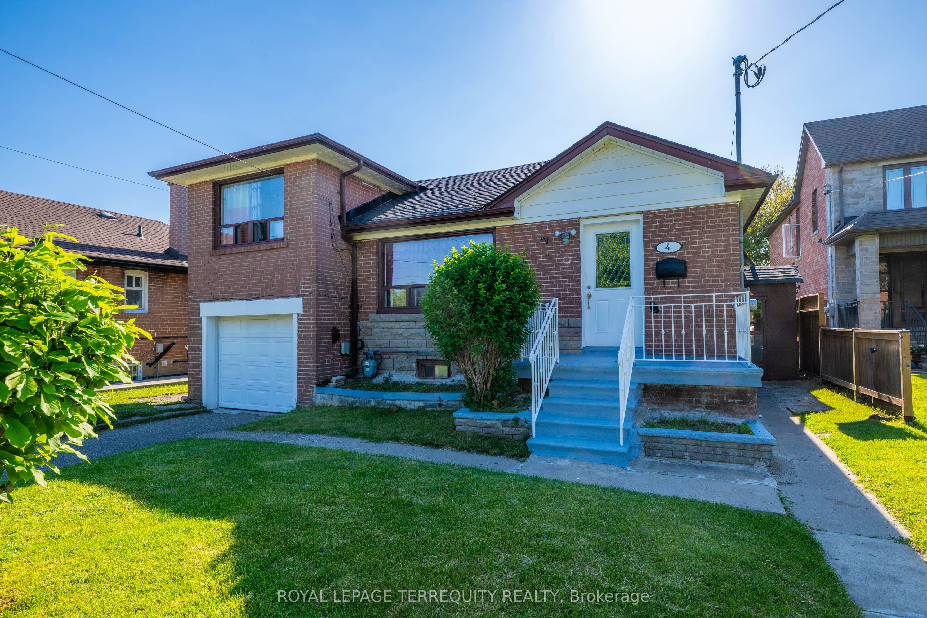 4 Harris Park Drive, Toronto E04