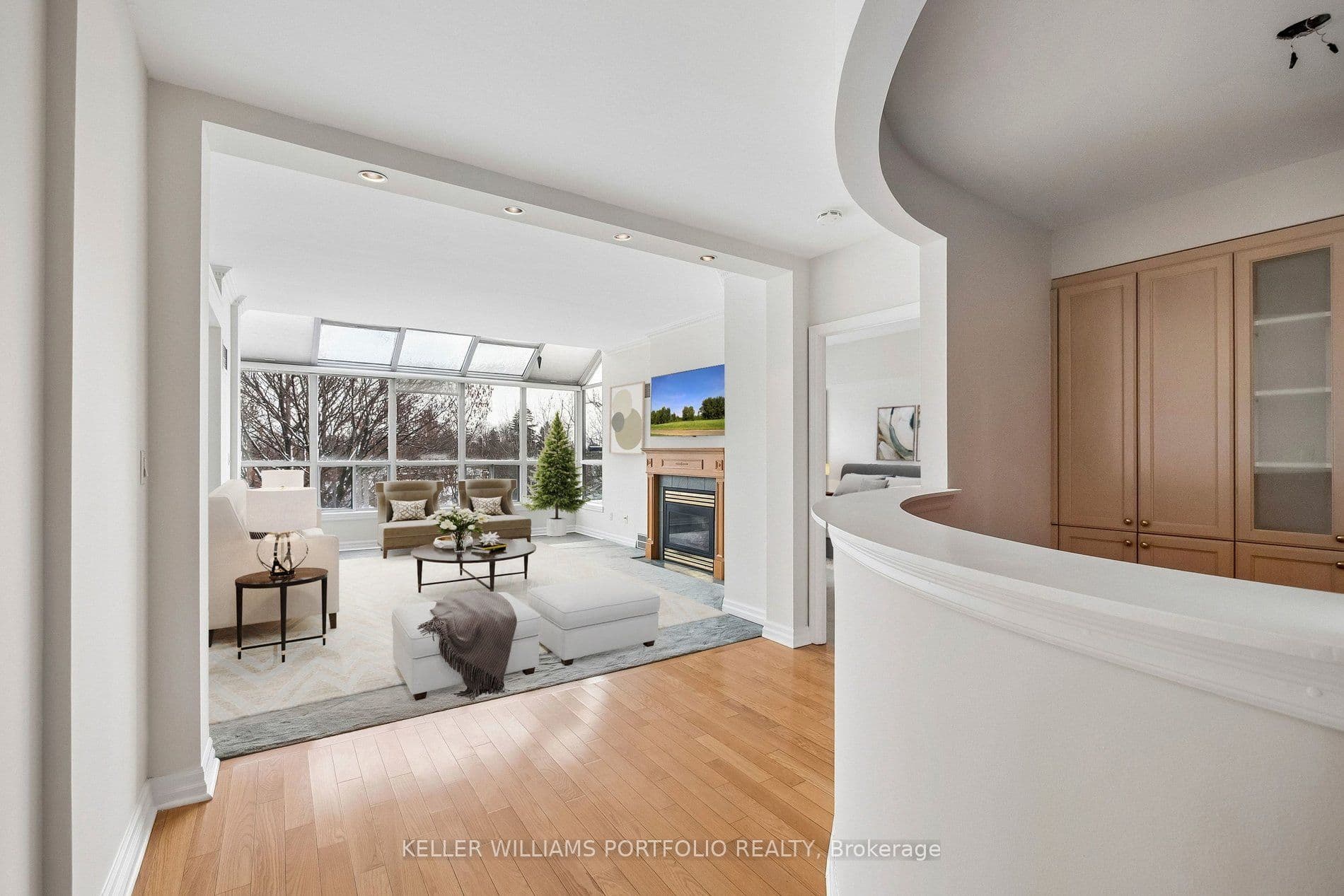 2727 Yonge Street Unit 702, Toronto C04