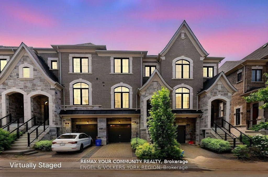 29 Nardini Lane N, Richmond Hill