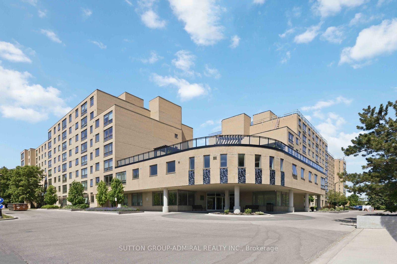326 Major Mackenzie Drive Unit 220, Richmond Hill