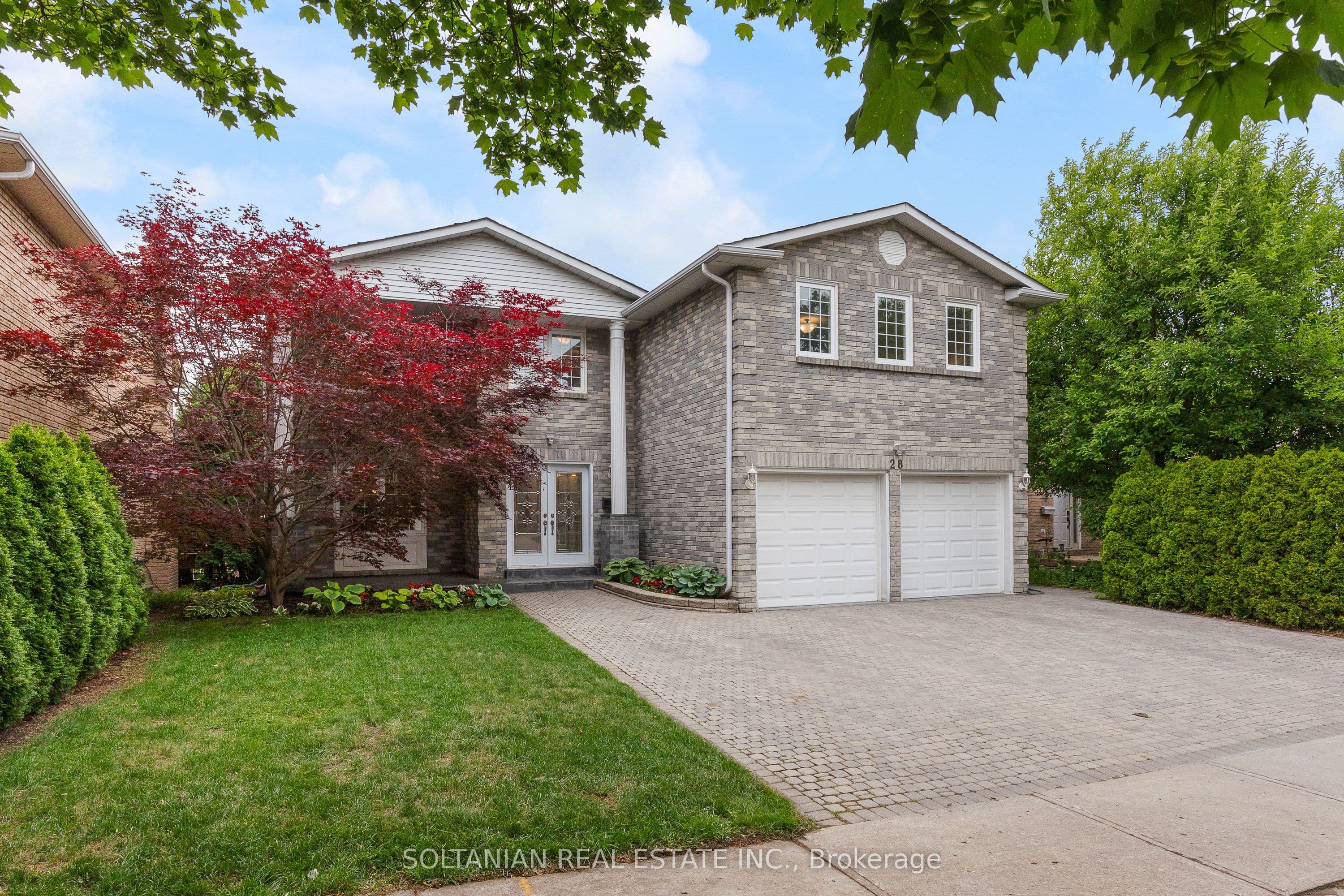 28 Dunvegan Drive, Richmond Hill
