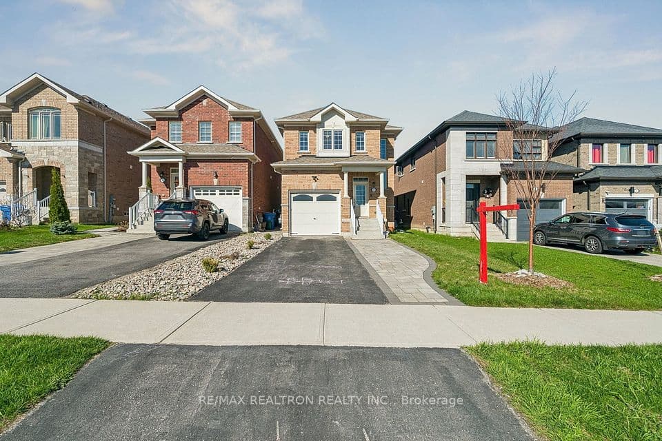 494 Rita's Avenue, Newmarket