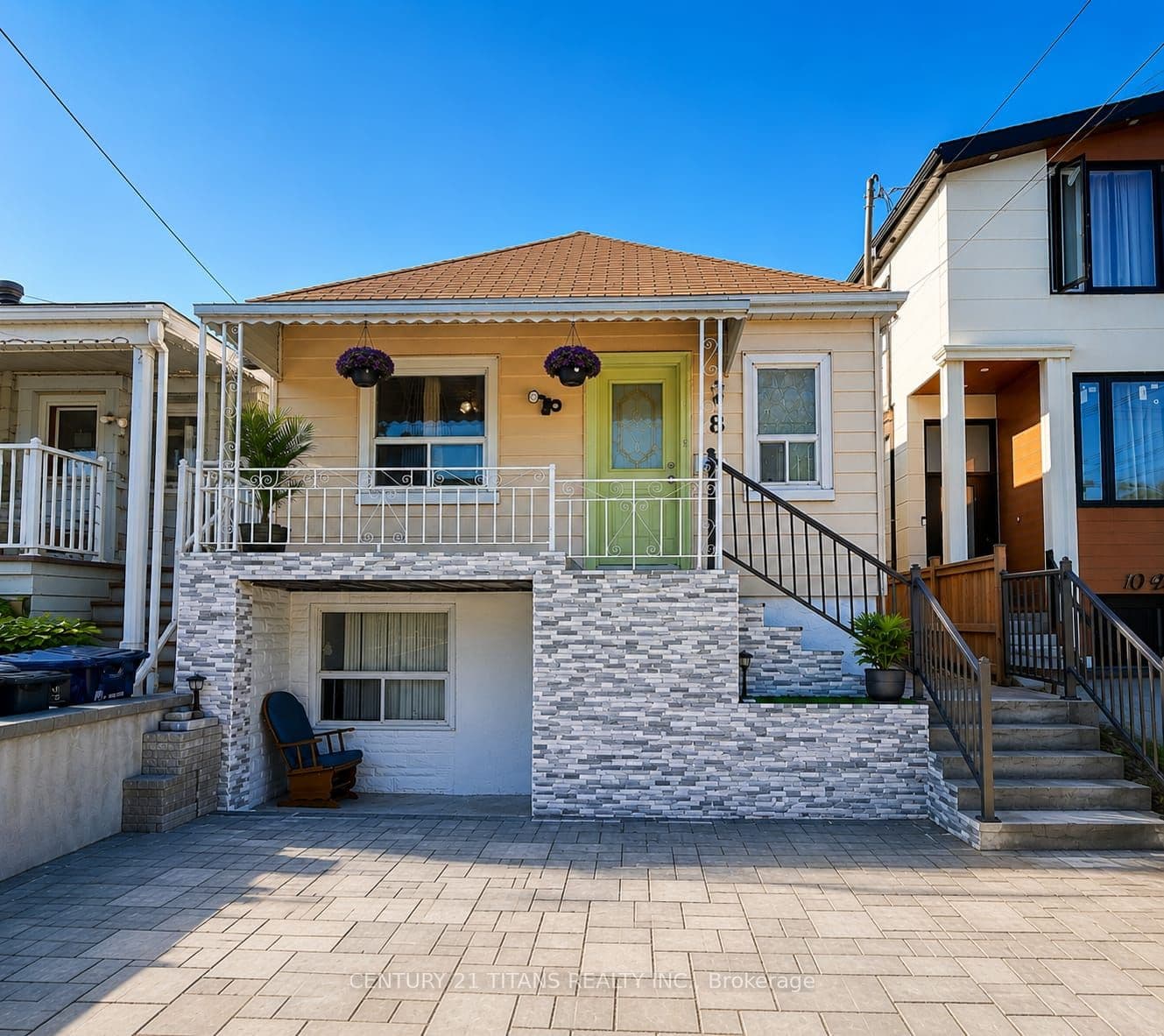 8 Mack Avenue, Toronto E04