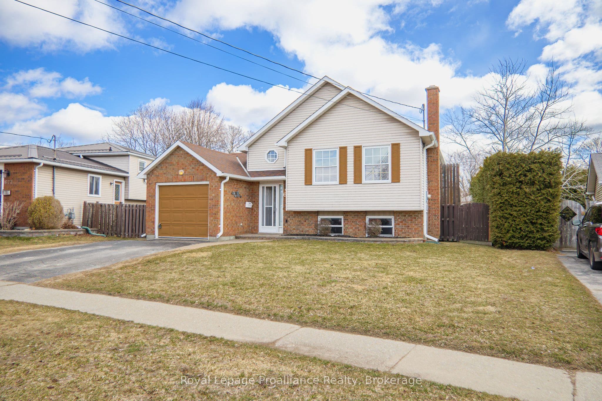 679 Mackechnie Crescent, Cobourg