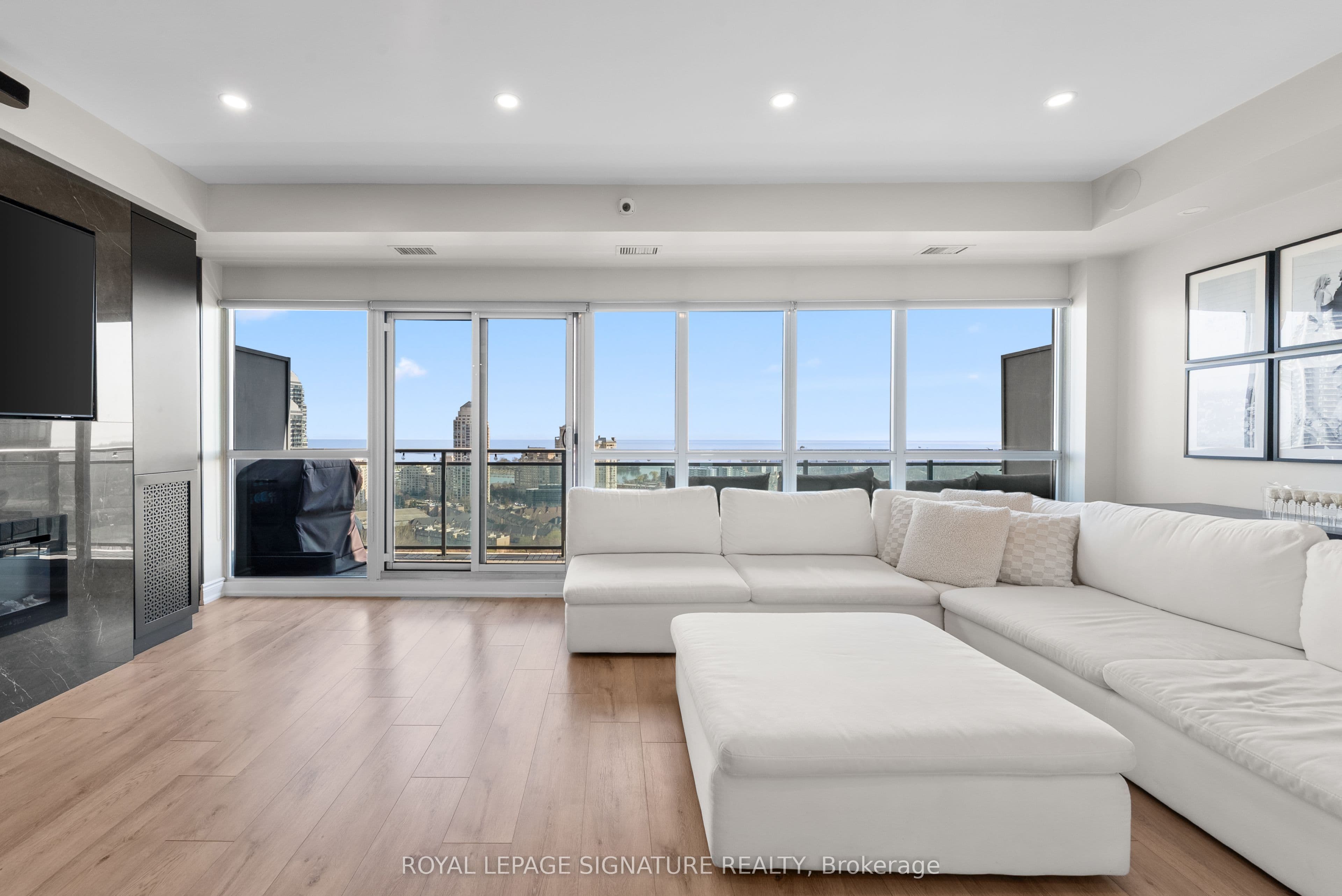 165 Legion Road Unit 2128, Toronto W06