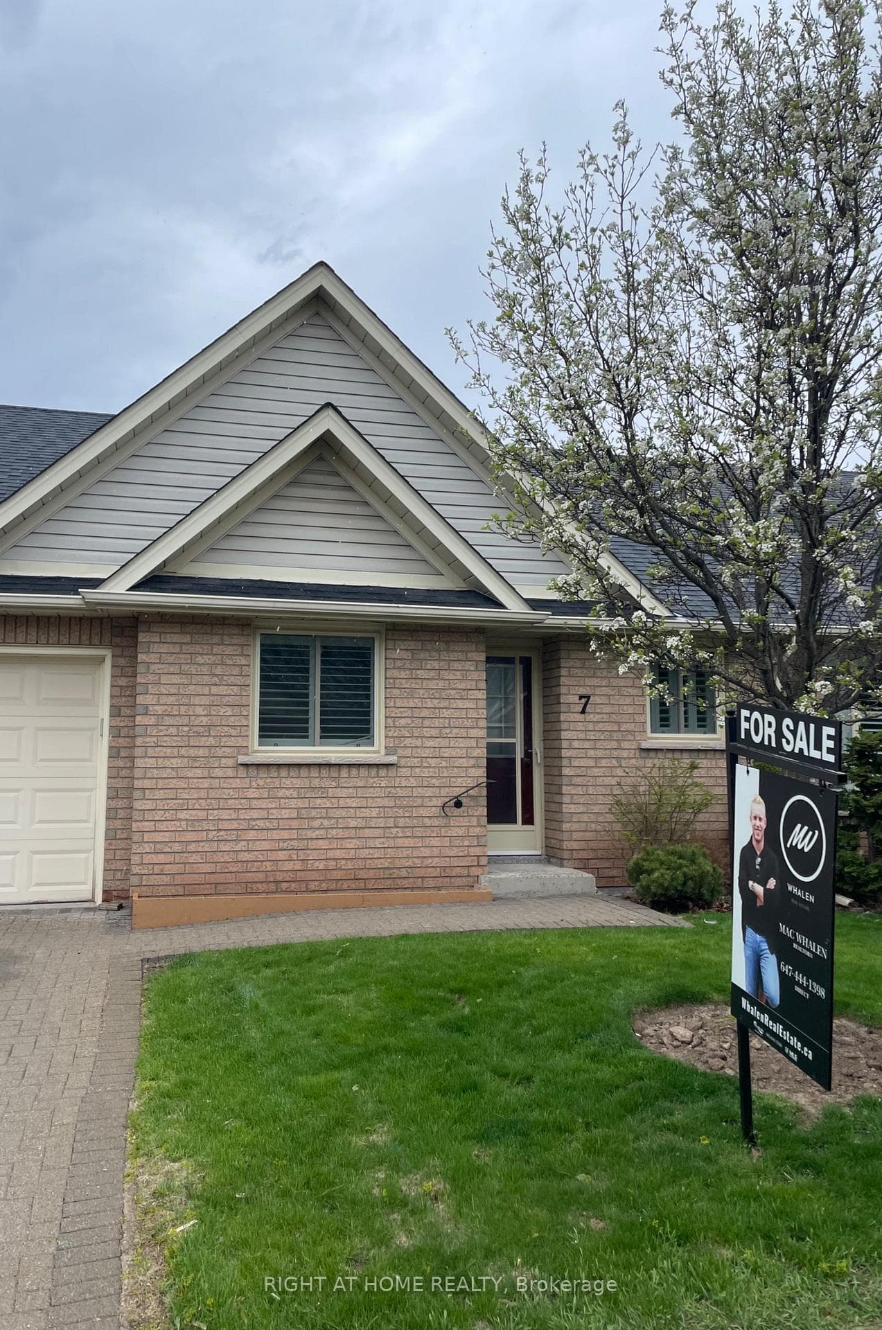 165 Main Street E Unit 7, Grimsby