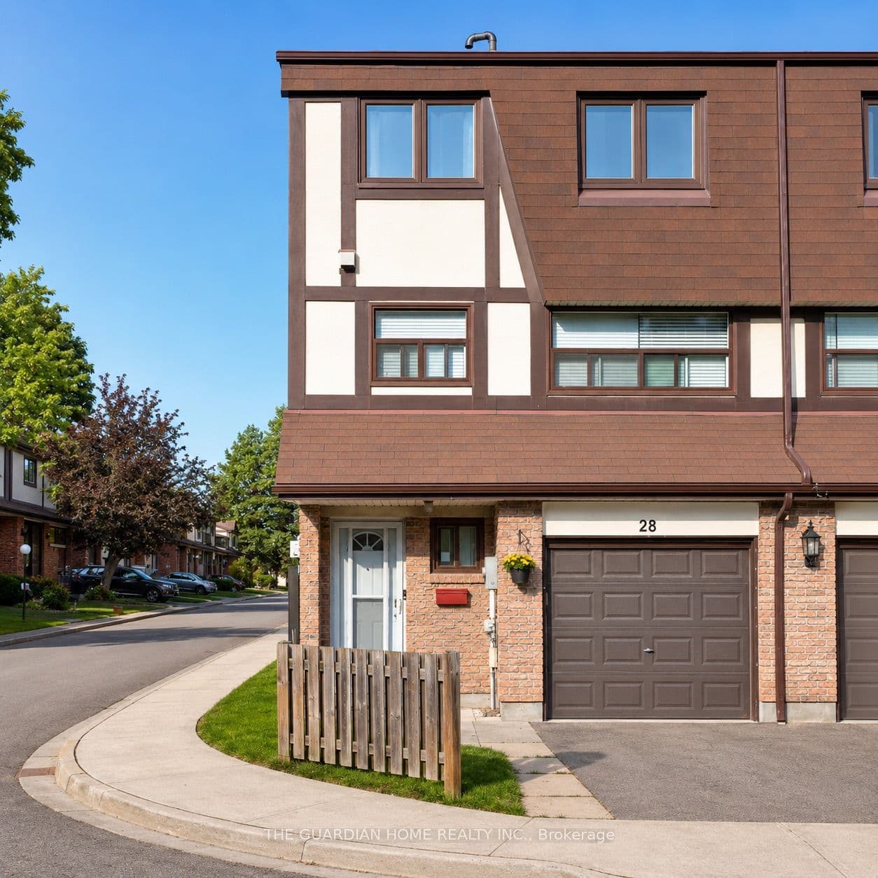 1975 Memory Lane Unit 28, Pickering
