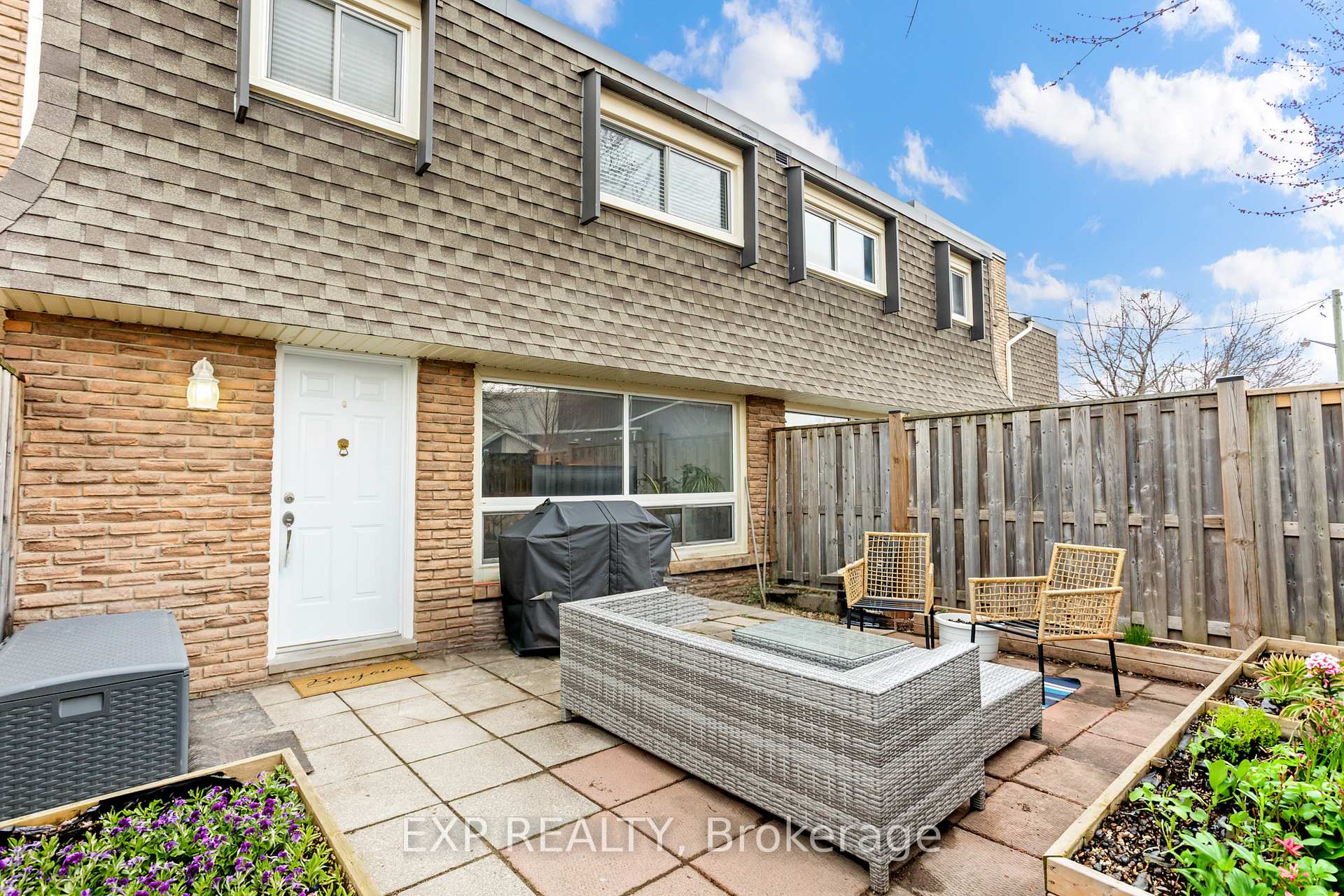 7 Viking Court Unit 406, Grimsby