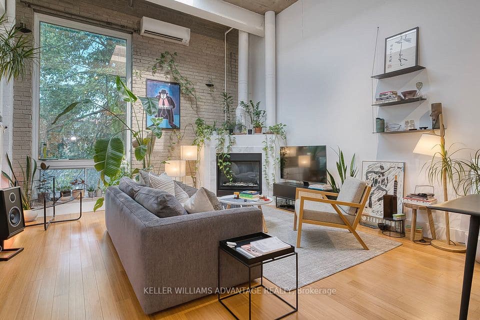 264 Seaton Street Unit 206, Toronto C08