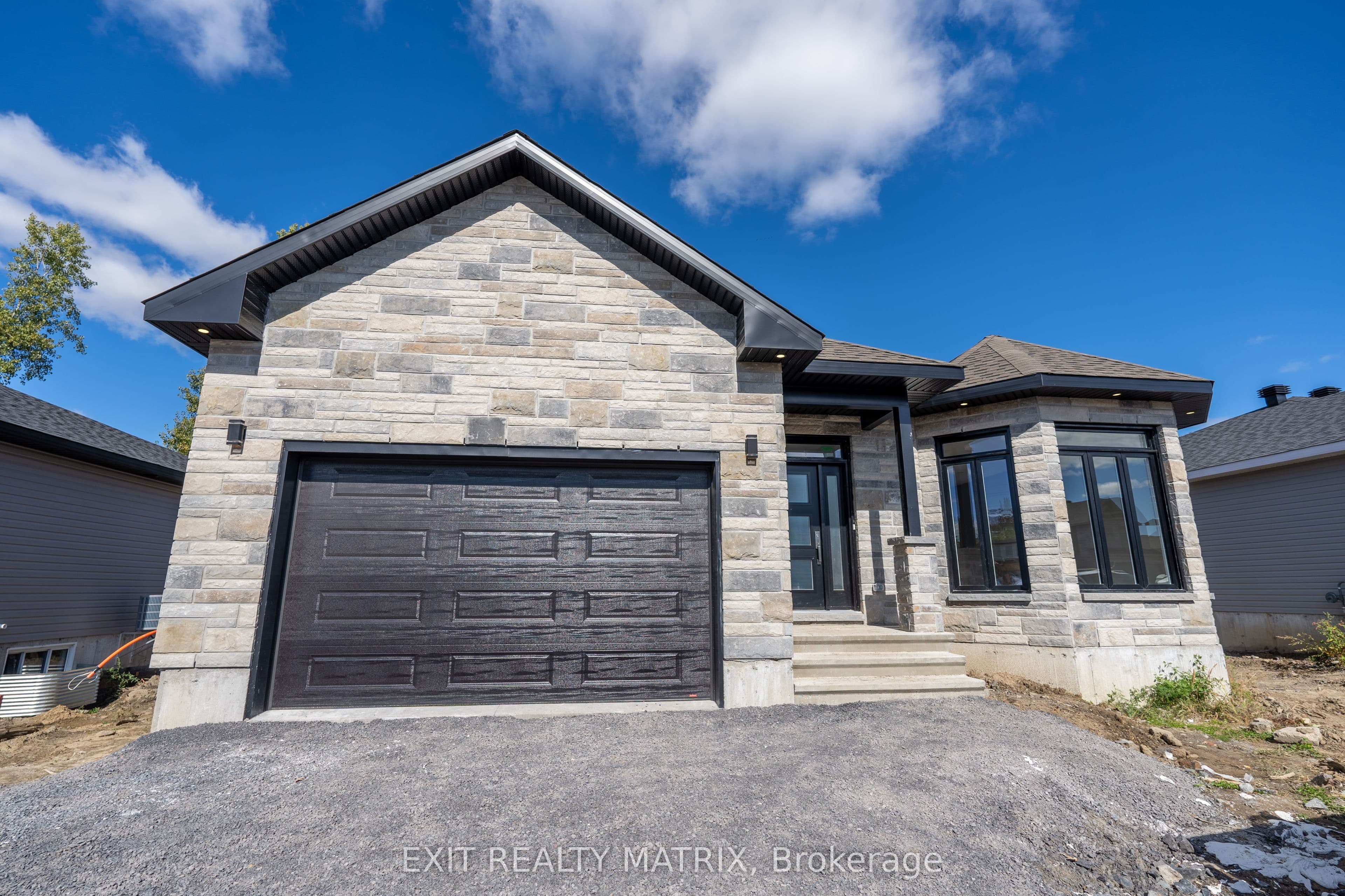 1412 Caroline Court, Cornwall
