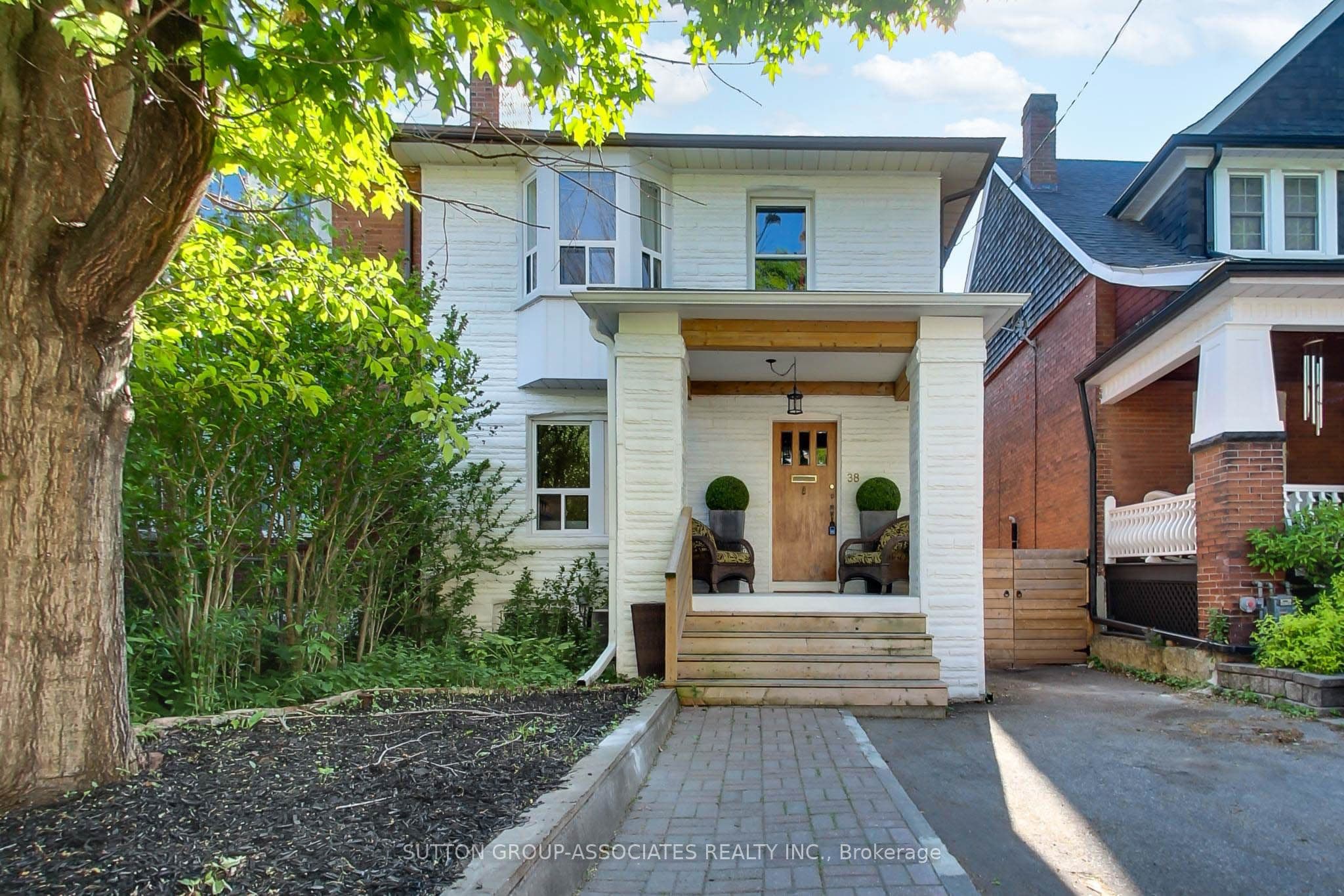 38 Winona Drive, Toronto C02