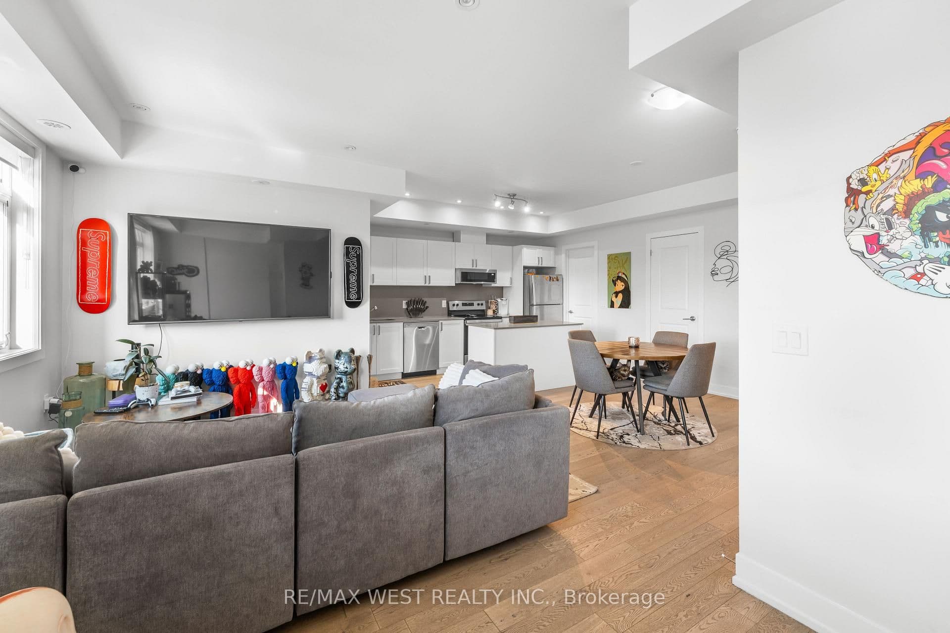 1062 Douglas McCurdy Common, Mississauga