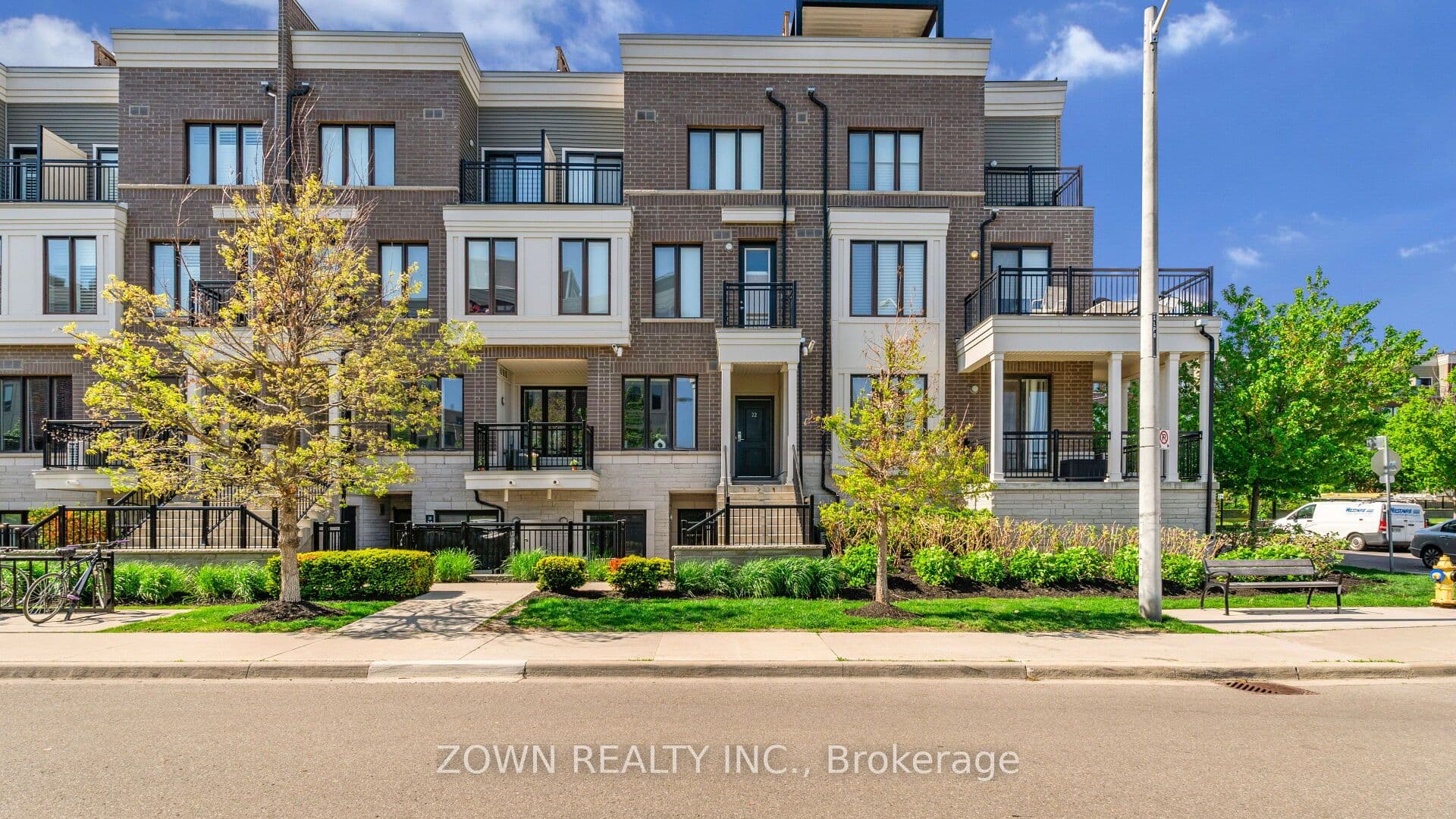 70 Eastwood Park Gardens Unit 25, Toronto W06