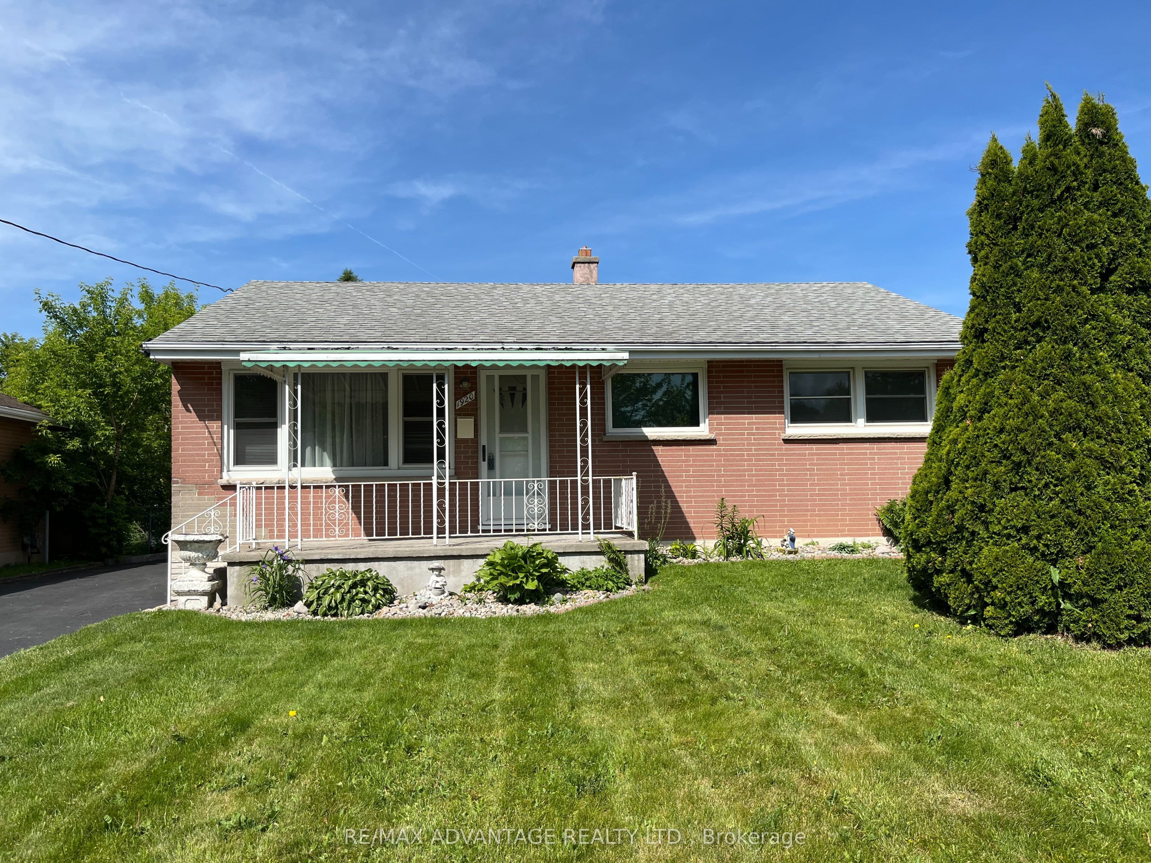 1920 Duluth Crescent, London East
