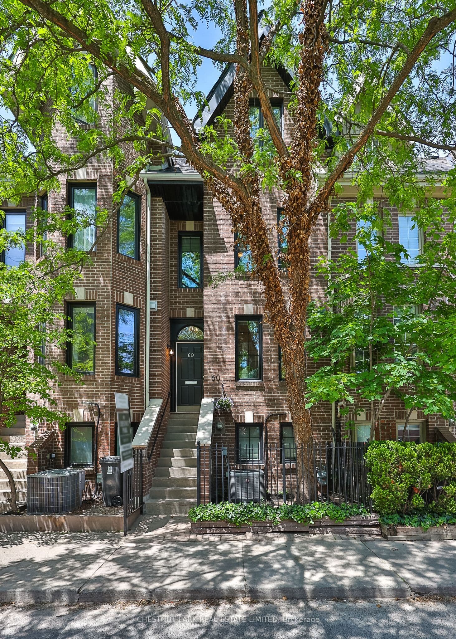 60 Alcorn Avenue, Toronto C02