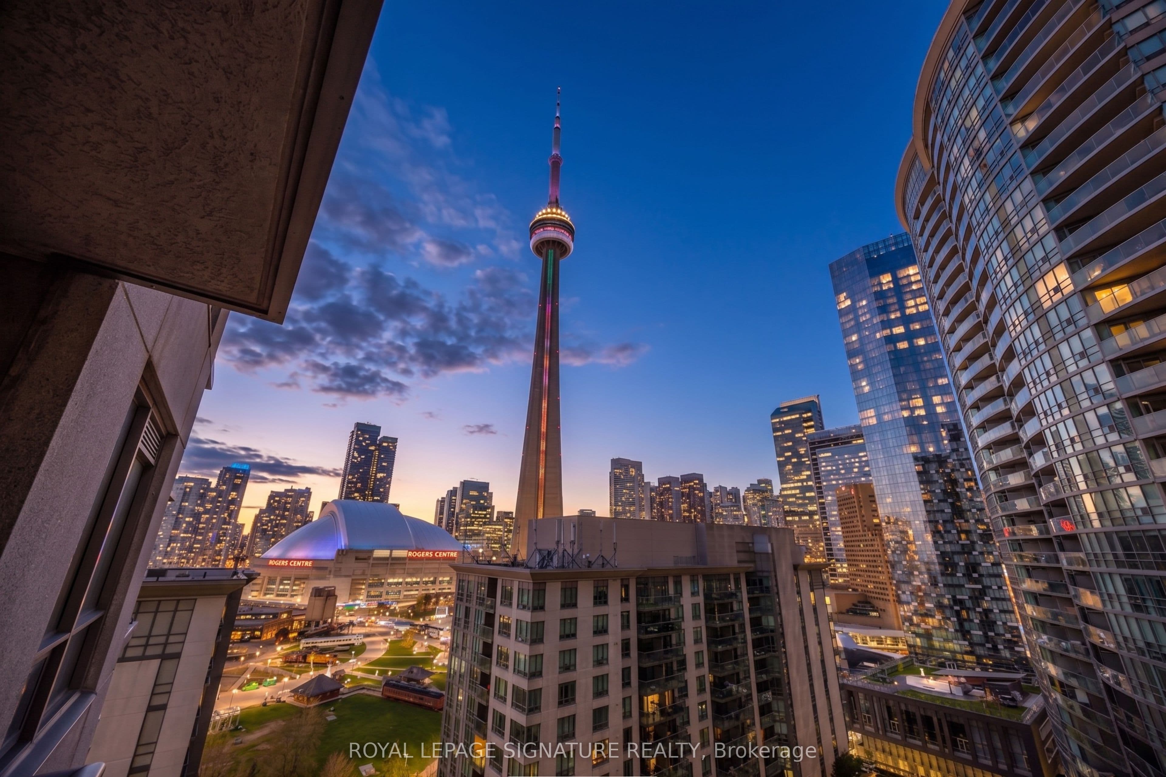 19 Grand Trunk Crescent Unit 2103, Toronto C01