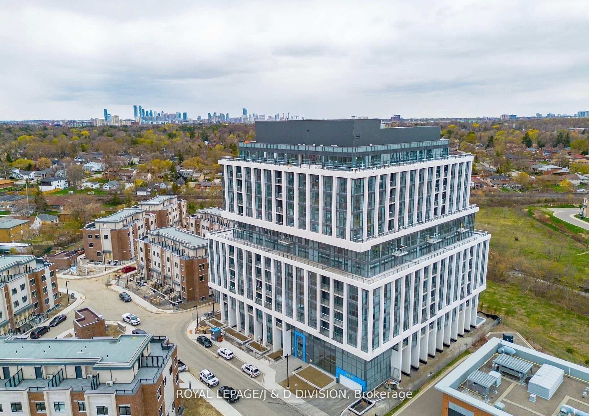 1063 Douglas McCurdy Common Unit 903, Mississauga