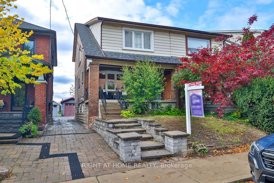 20 Winona Drive, Toronto C02