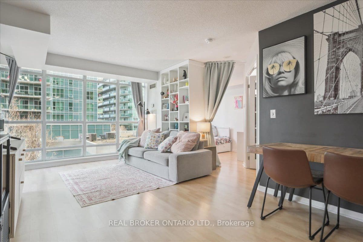 185 Legion Road N Unit 608, Toronto W06