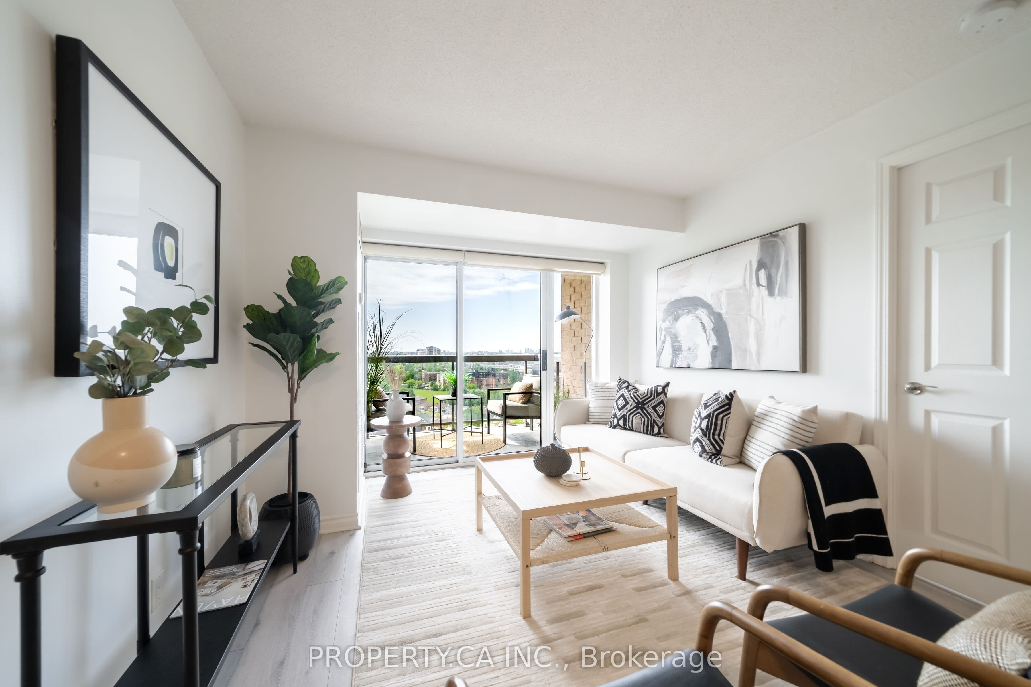 18 Mondeo Drive Unit 1422, Toronto E04
