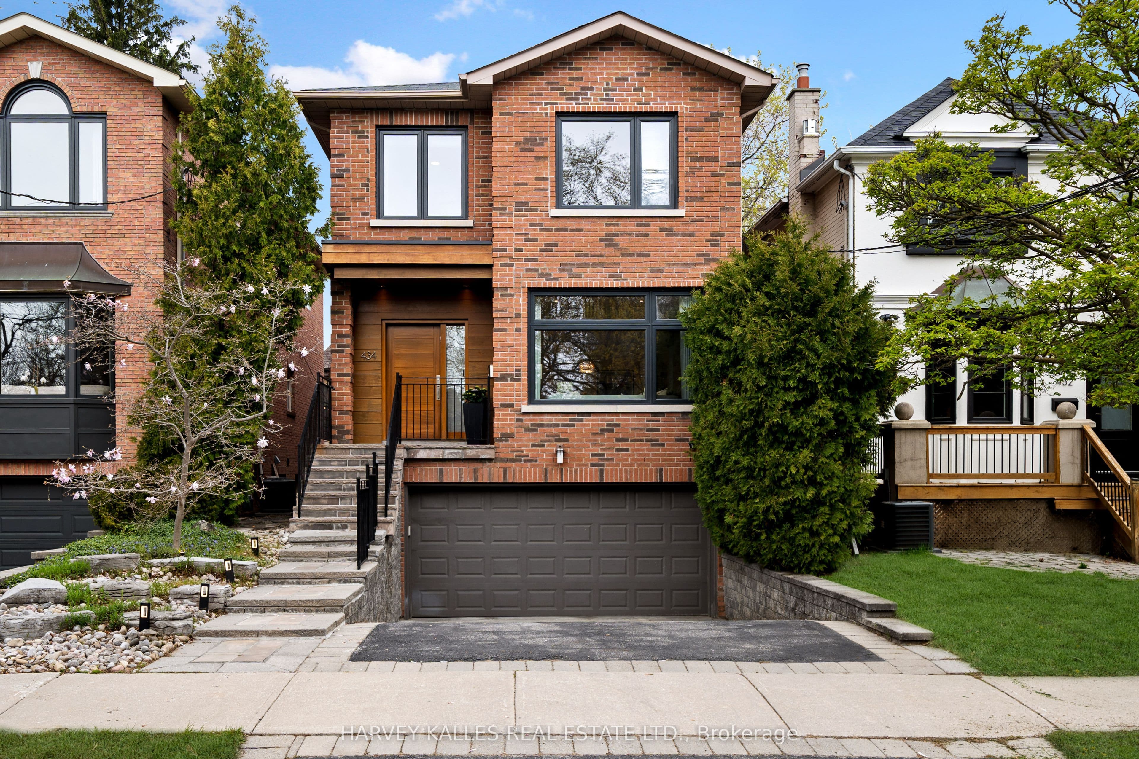 434 Bedford Park Avenue, Toronto C04