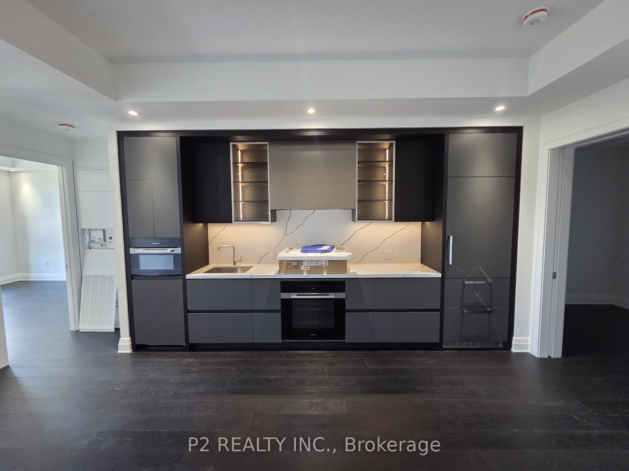 2 Forest Hill Road Unit 406, Toronto C02