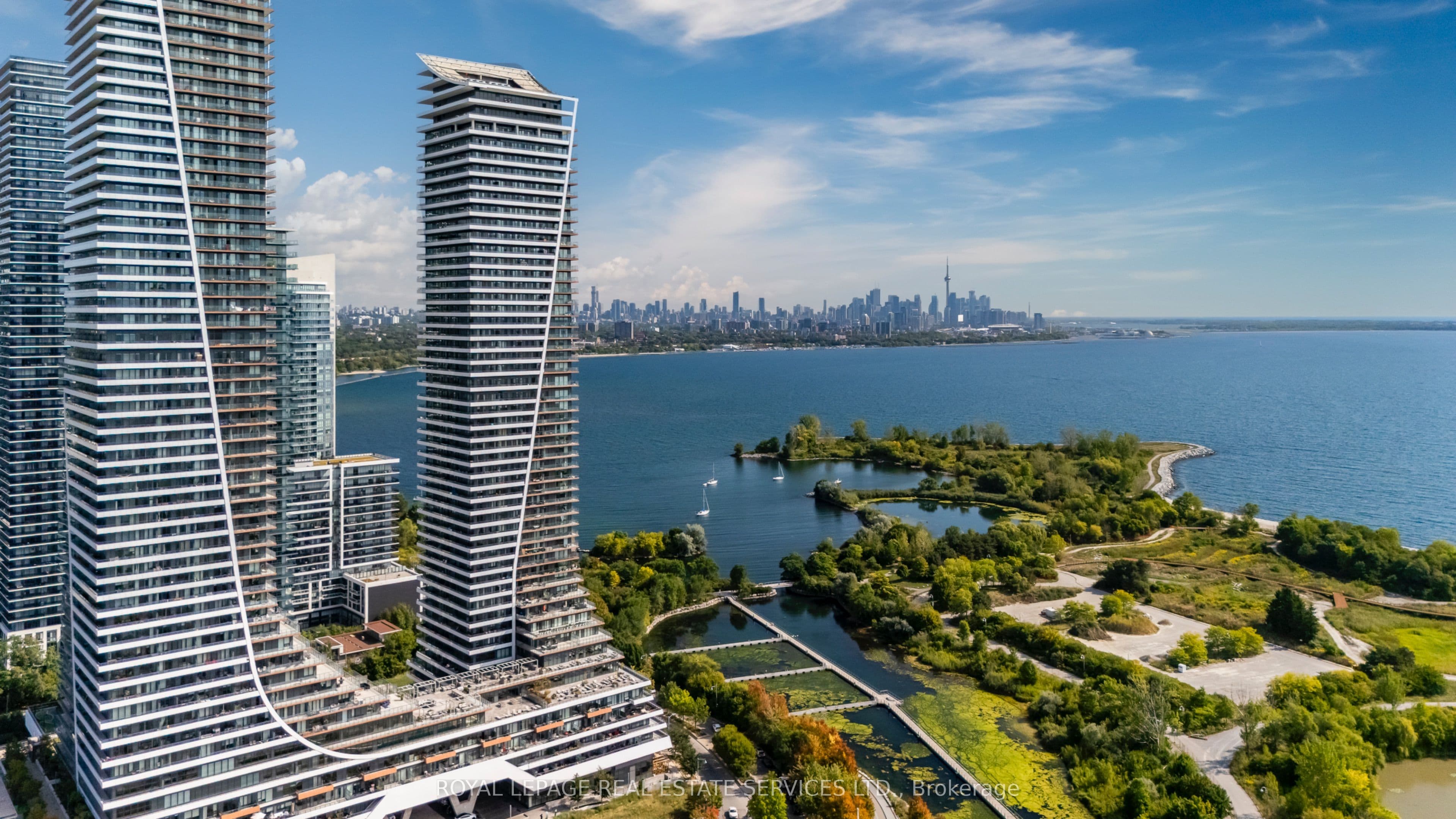 30 Shore Breeze Drive Unit 2019, Toronto W06
