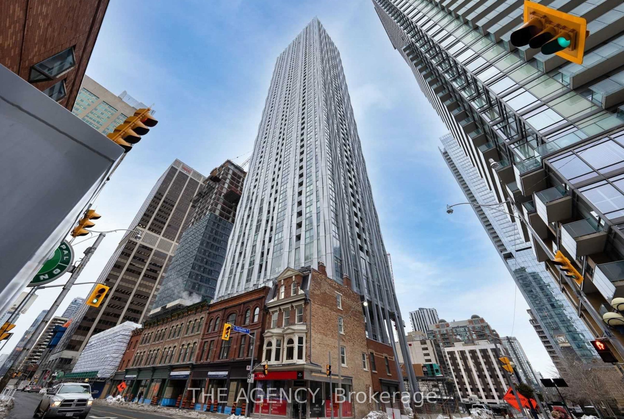 1 Yorkville Avenue Unit 711, Toronto C02