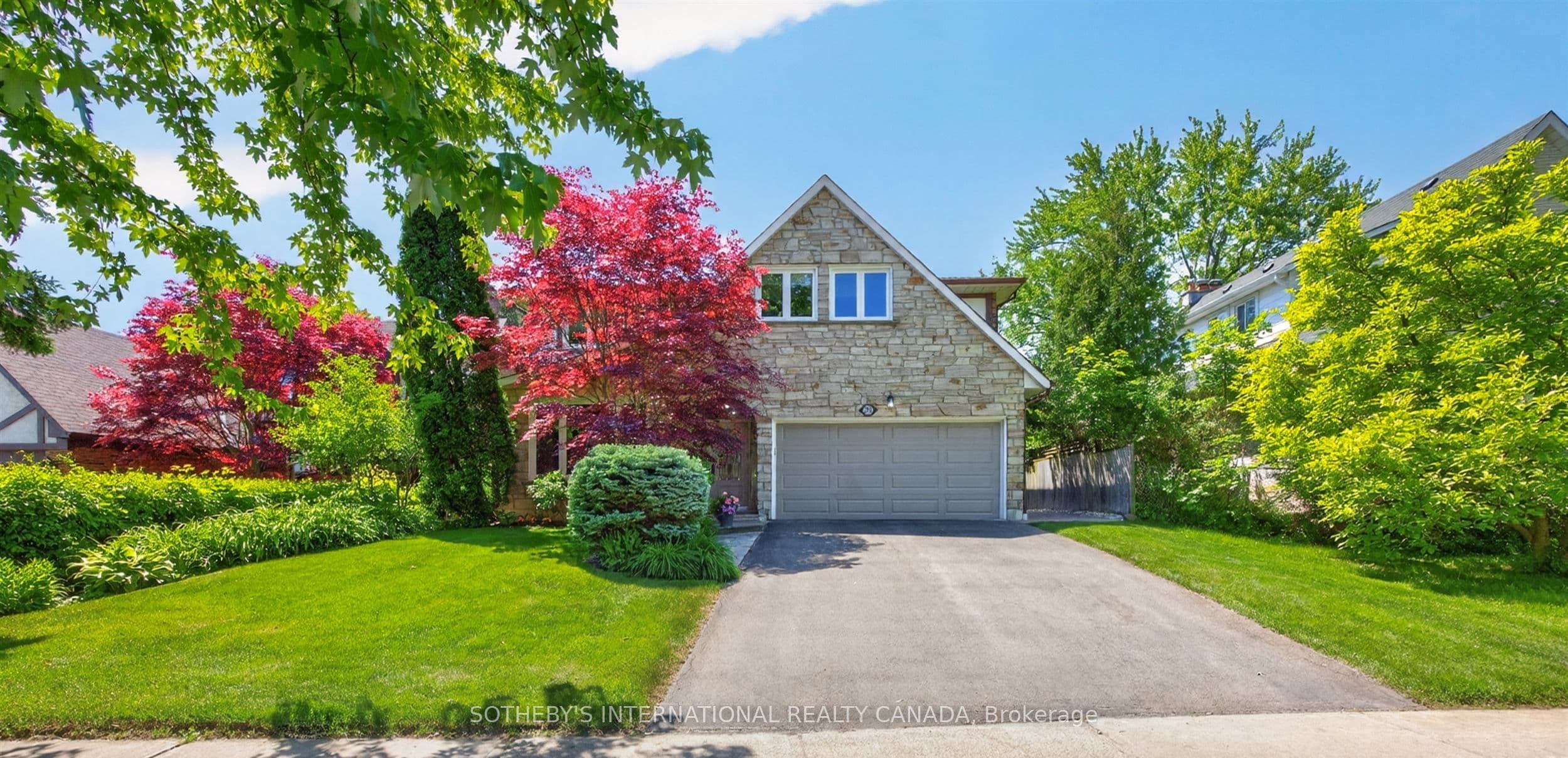 25 Gossamer Avenue, Toronto C14
