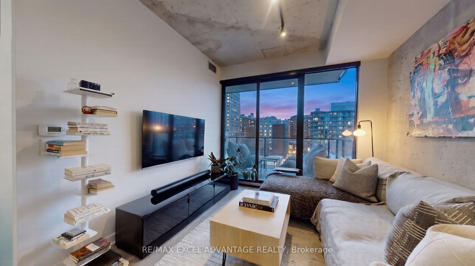 55 Ontario Street Unit 602, Toronto C08