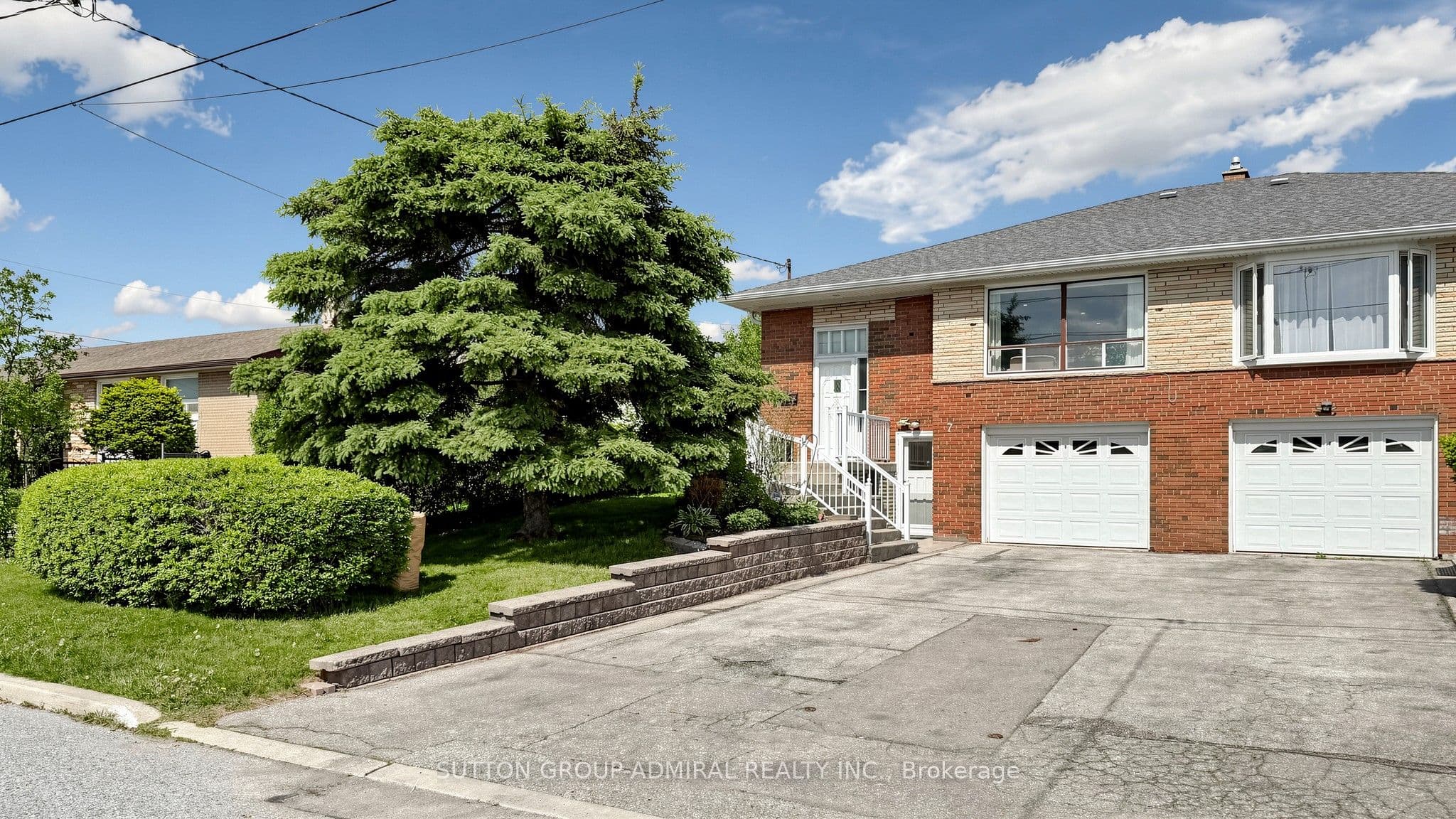 7 Whitbread Crescent, Toronto W05