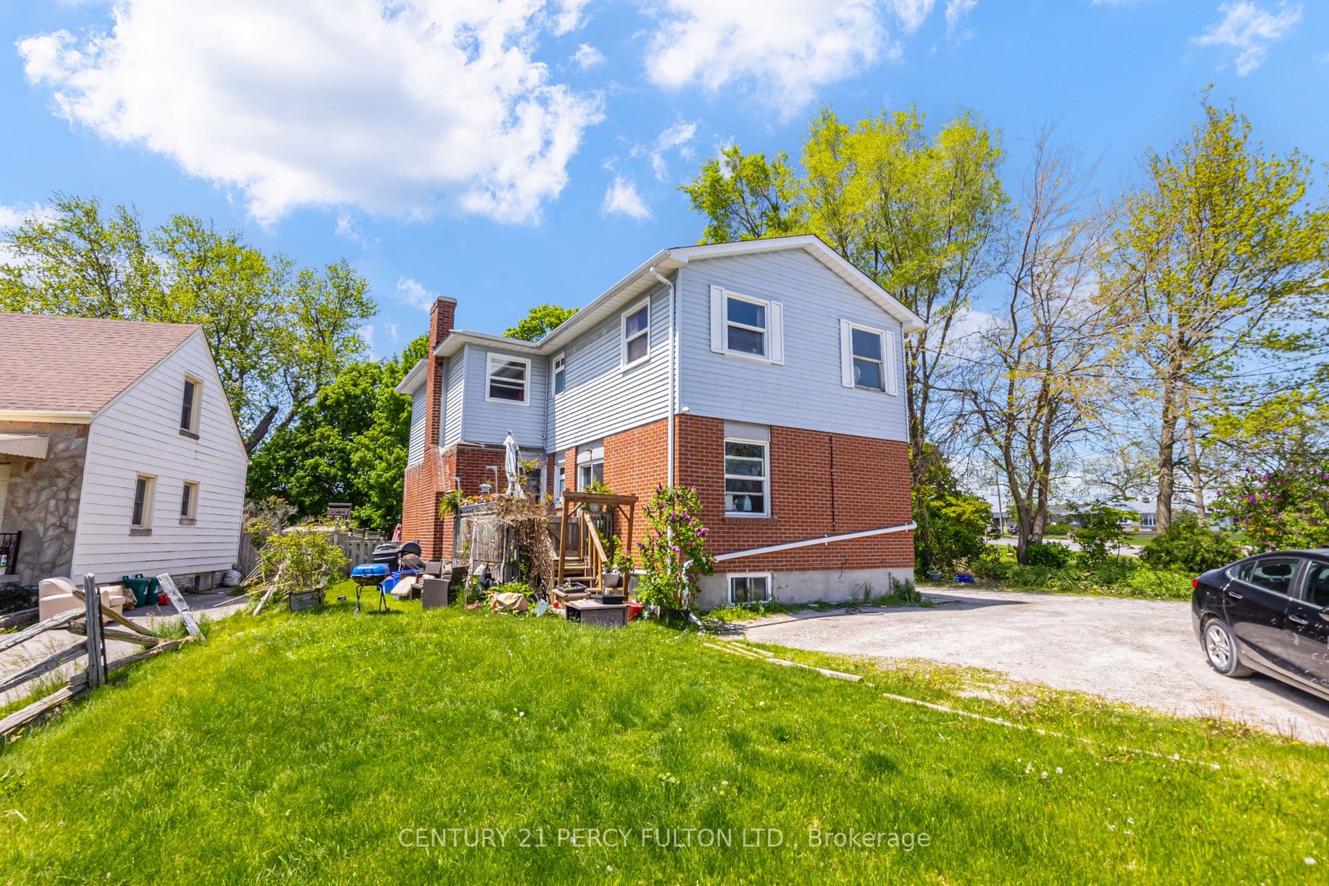 1100 Simcoe Street S, Oshawa